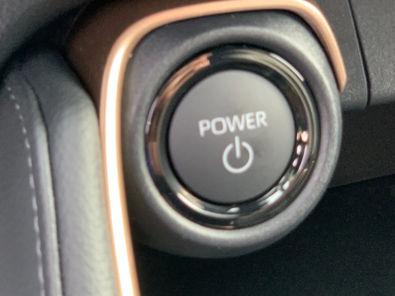 New 2026 Wind Chill Pearl Toyota Hybrid MAX Platinum image 25