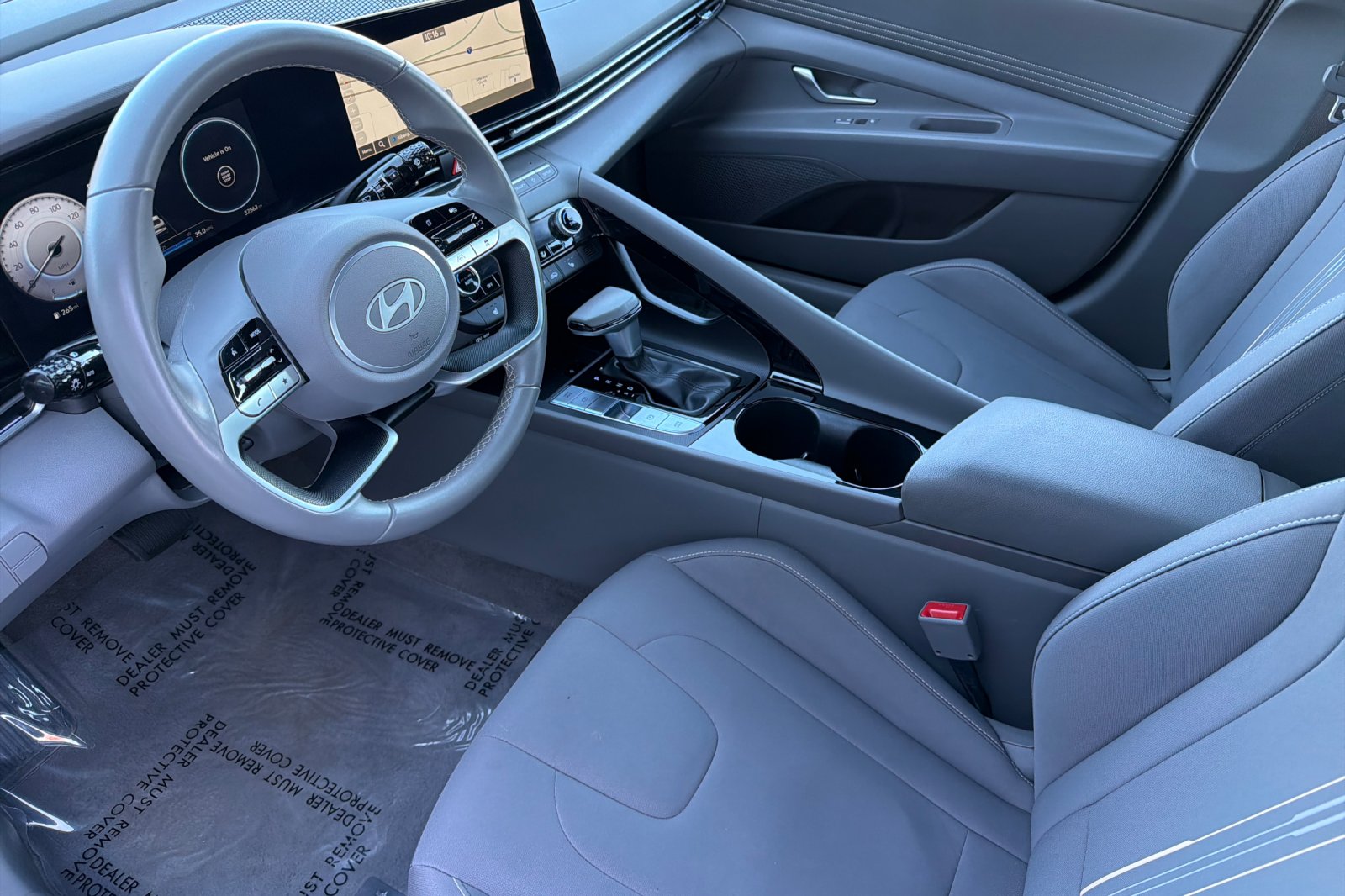 Used 2025 White Hyundai SEL Convenience image 7