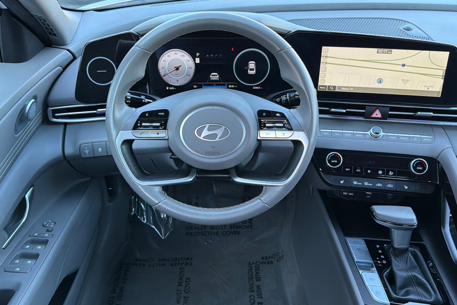 Used 2025 White Hyundai SEL Convenience image 11