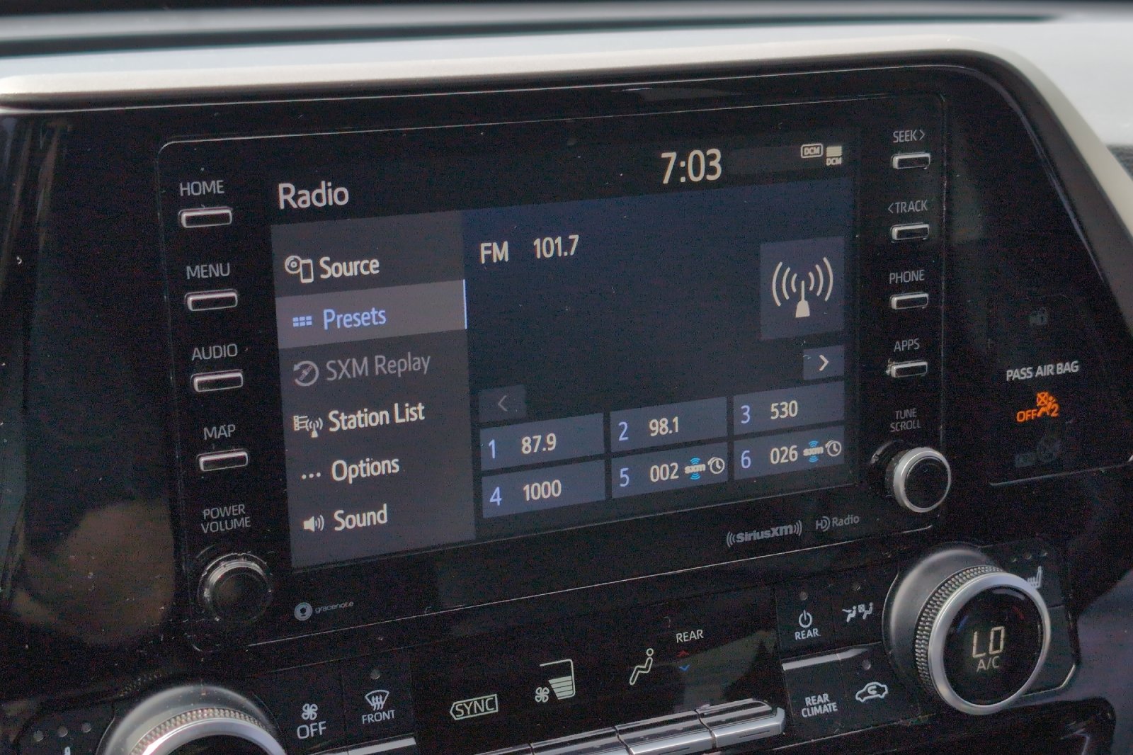 Used 2021  Toyota XLE image 20