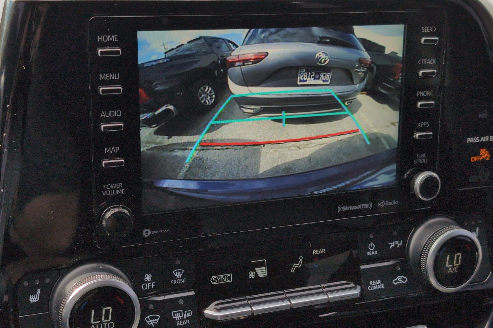 Used 2021  Toyota XLE image 22