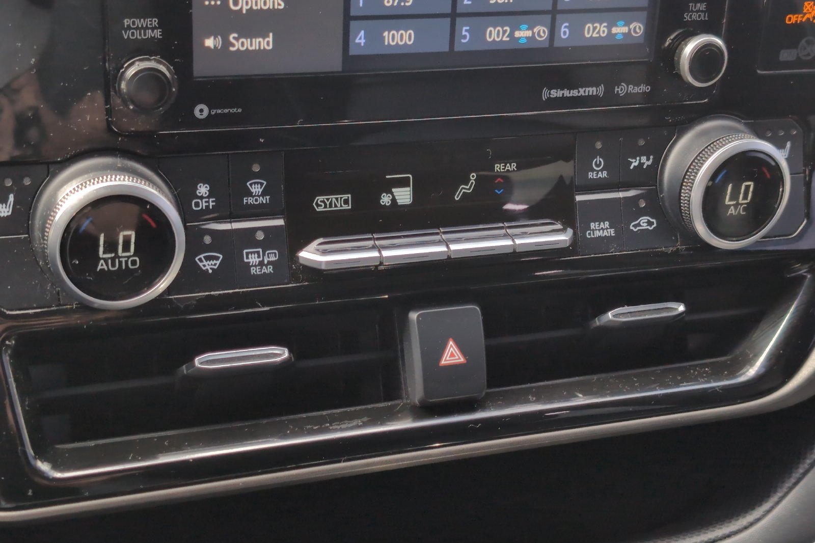Used 2021  Toyota XLE image 23