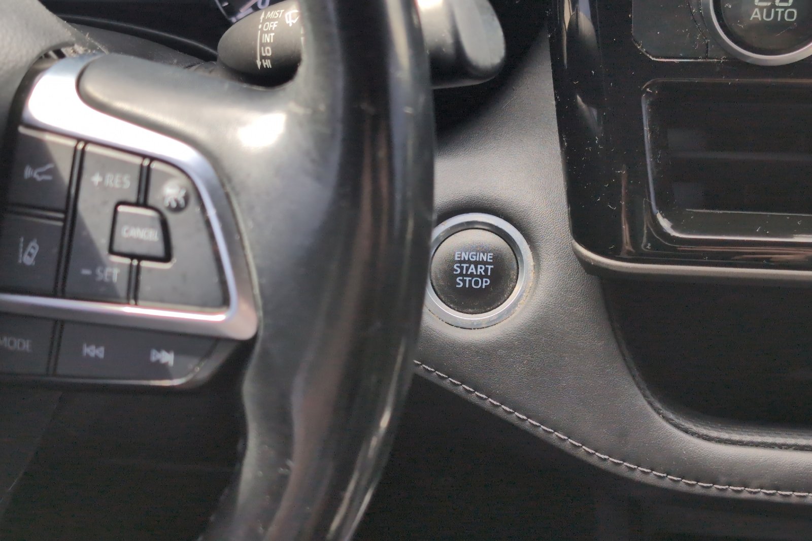 Used 2021  Toyota XLE image 25