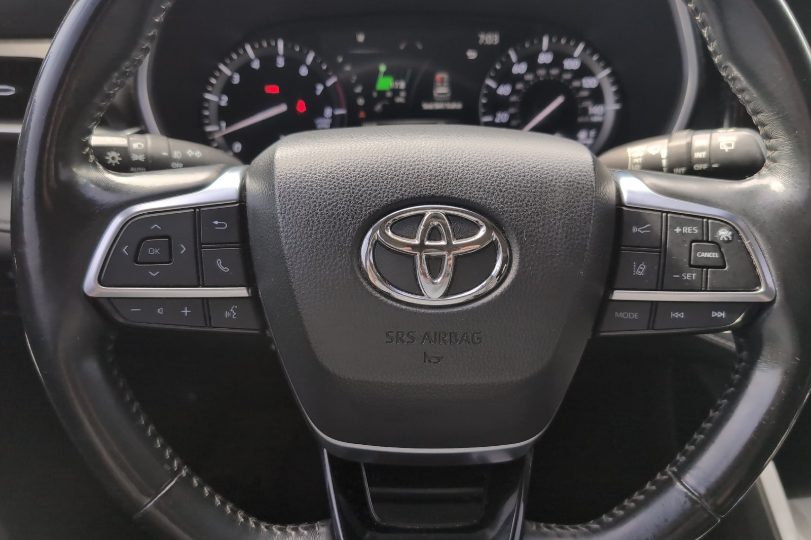 Used 2021  Toyota XLE image 26
