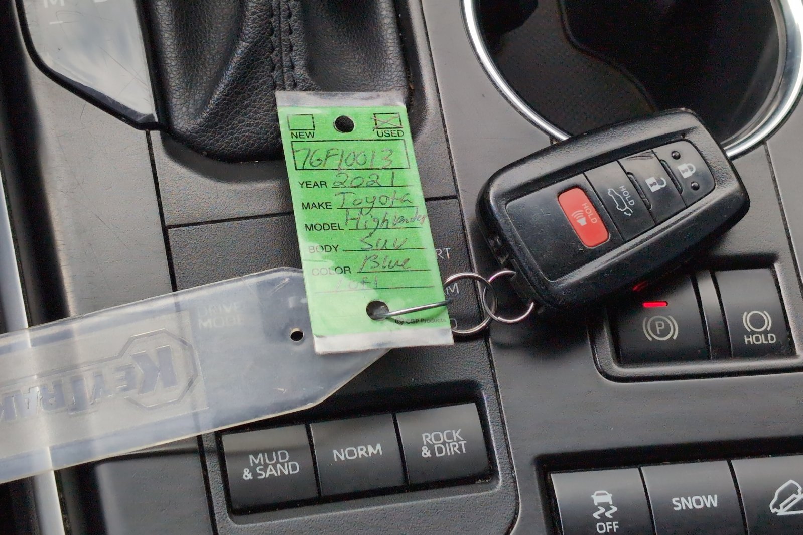 Used 2021  Toyota XLE image 9