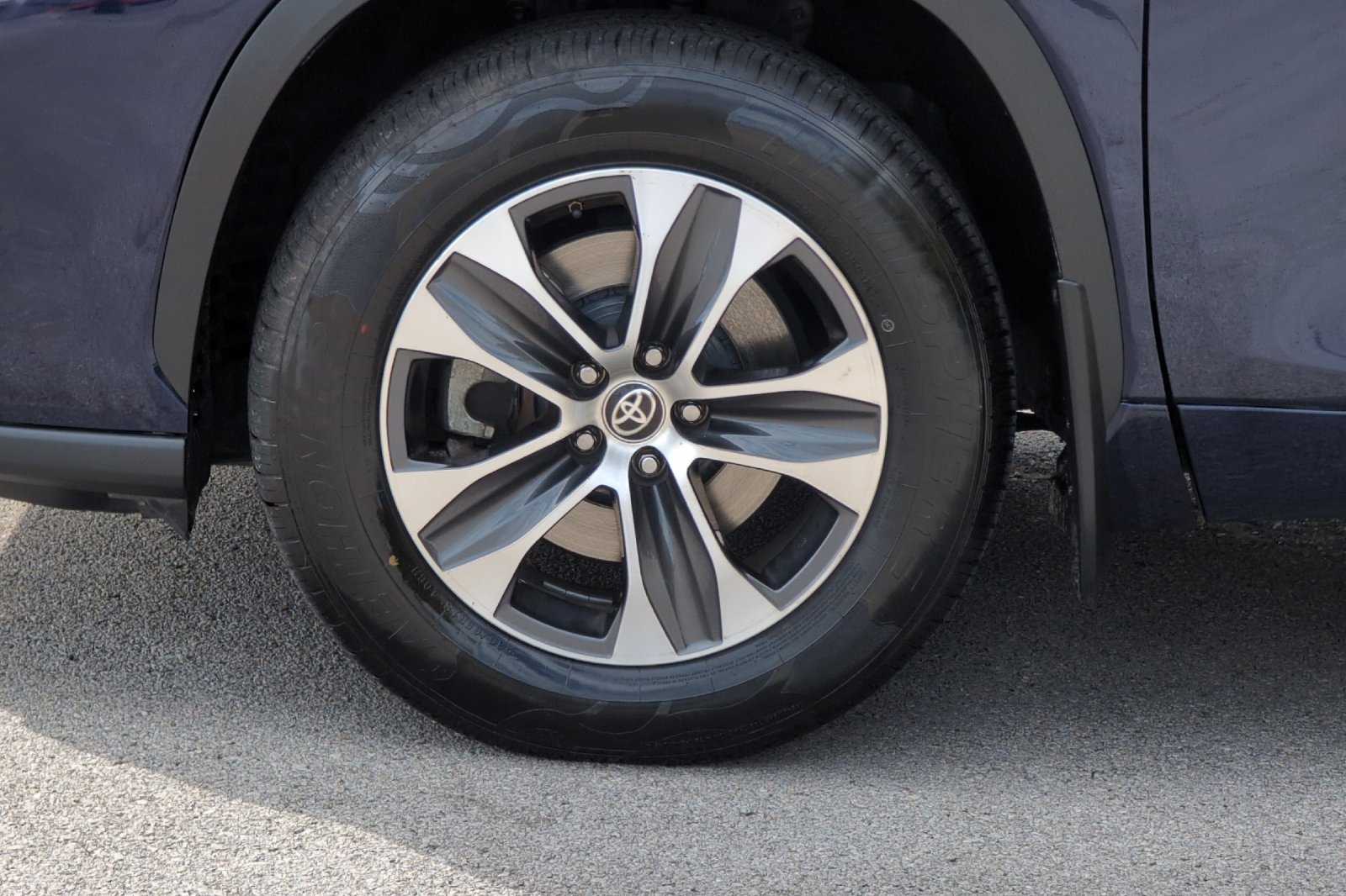 Used 2021  Toyota XLE image 29