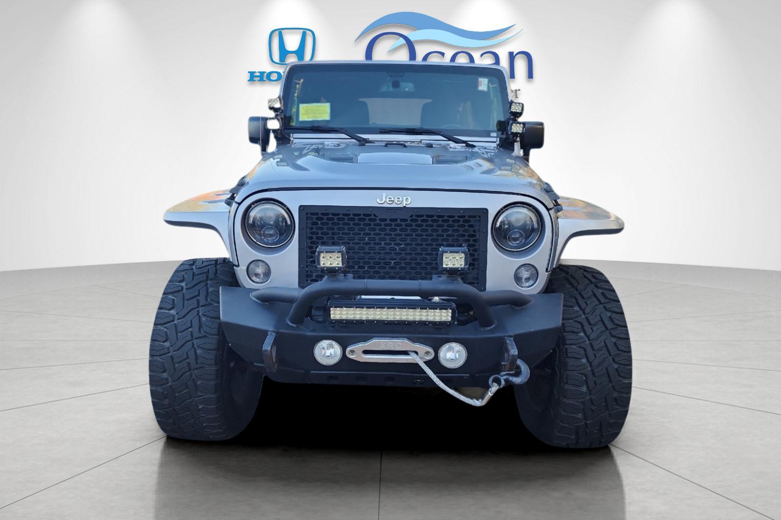 Used 2016 Billet Silver Metallic Clearcoat Jeep Unlimited Rubicon image 8