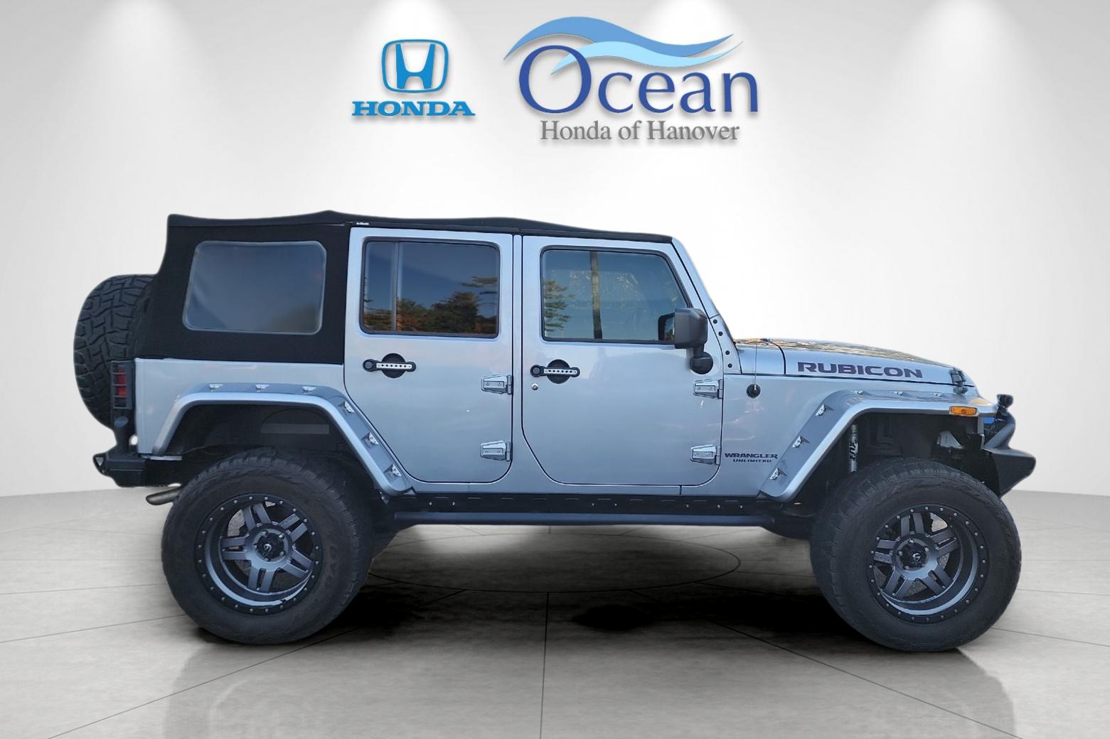 Used 2016 Billet Silver Metallic Clearcoat Jeep Unlimited Rubicon image 2