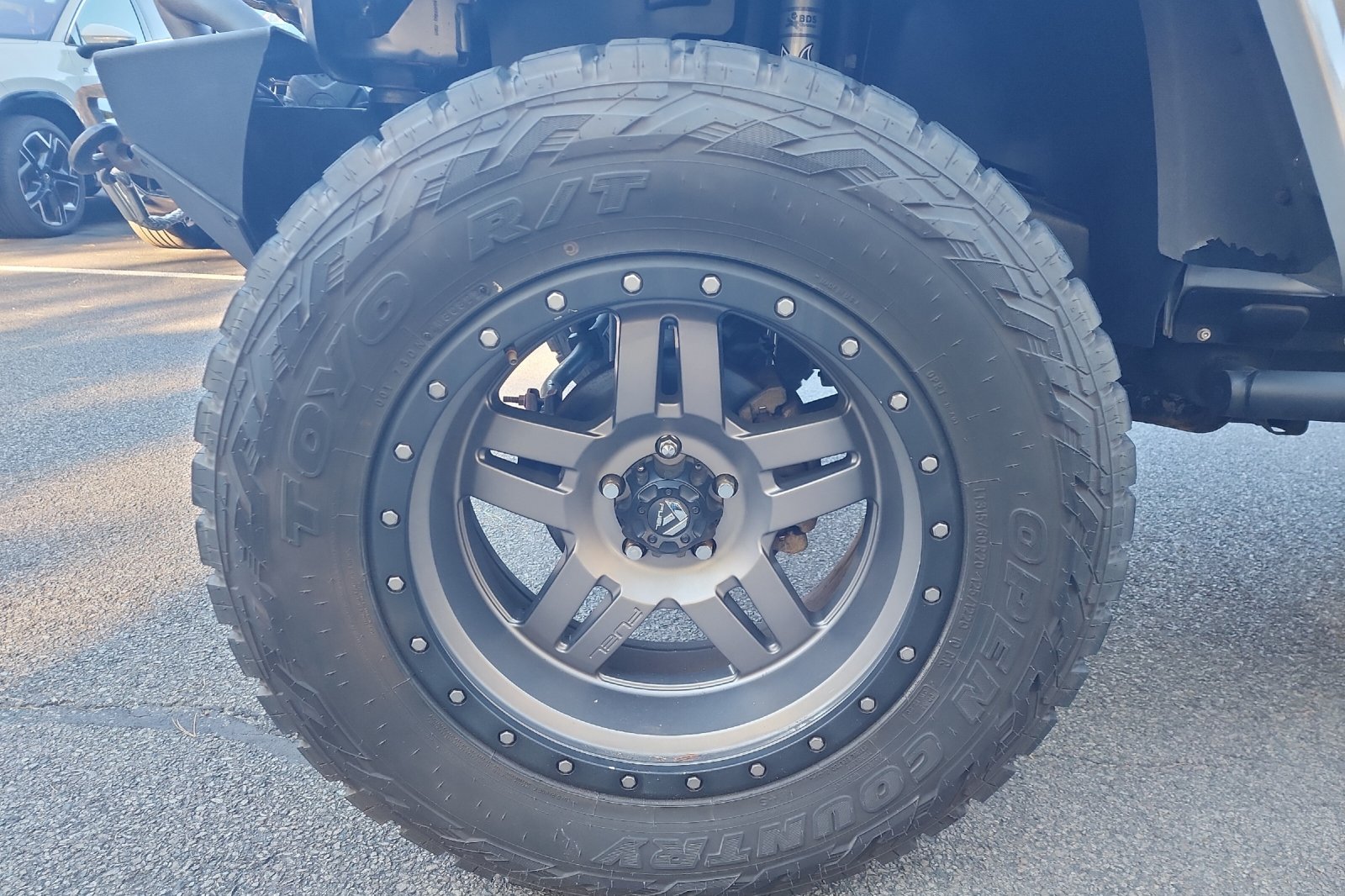 Used 2016 Billet Silver Metallic Clearcoat Jeep Unlimited Rubicon image 25