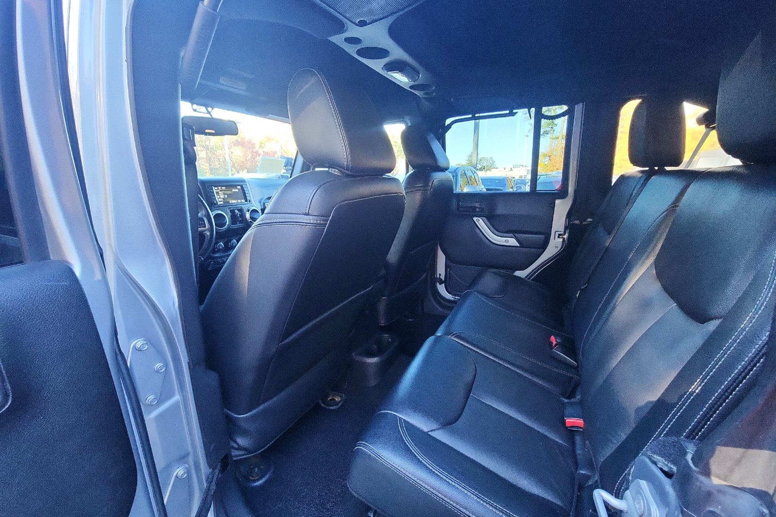 Used 2016 Billet Silver Metallic Clearcoat Jeep Unlimited Rubicon image 13