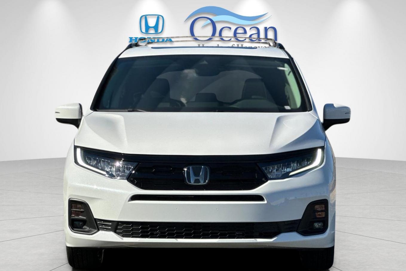 New 2027 Platinum White Pearl Honda Touring image 8
