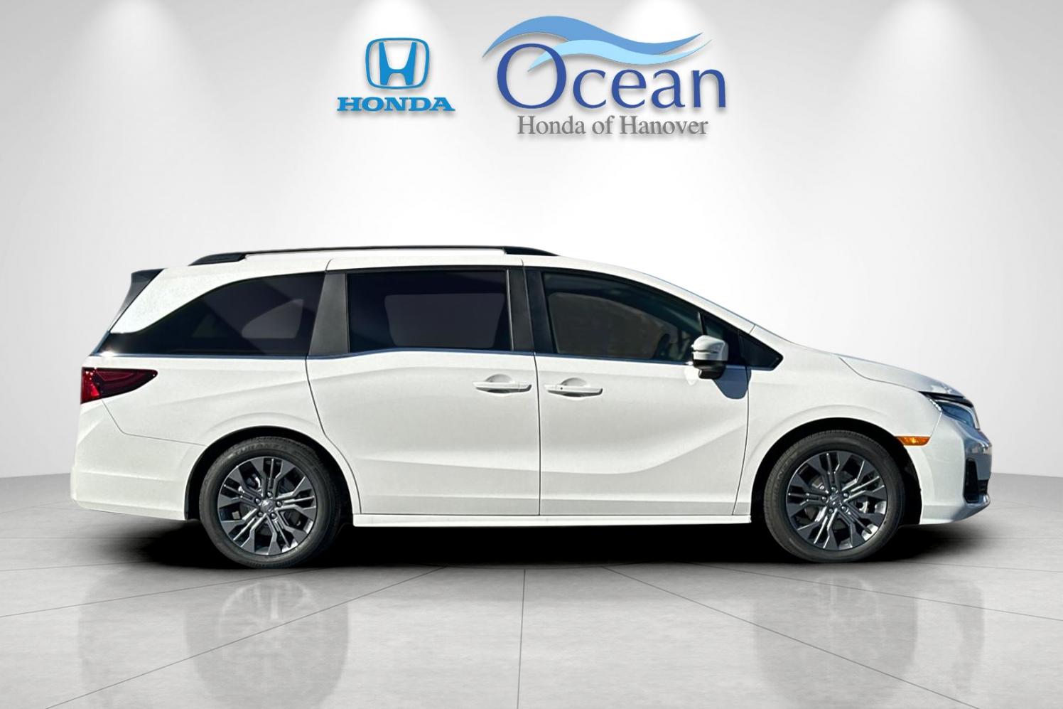 New 2027 Platinum White Pearl Honda Touring image 6