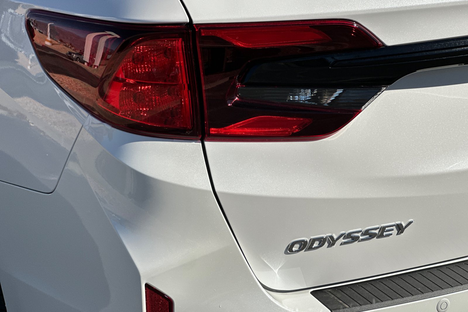 New 2027 Platinum White Pearl Honda Touring image 11