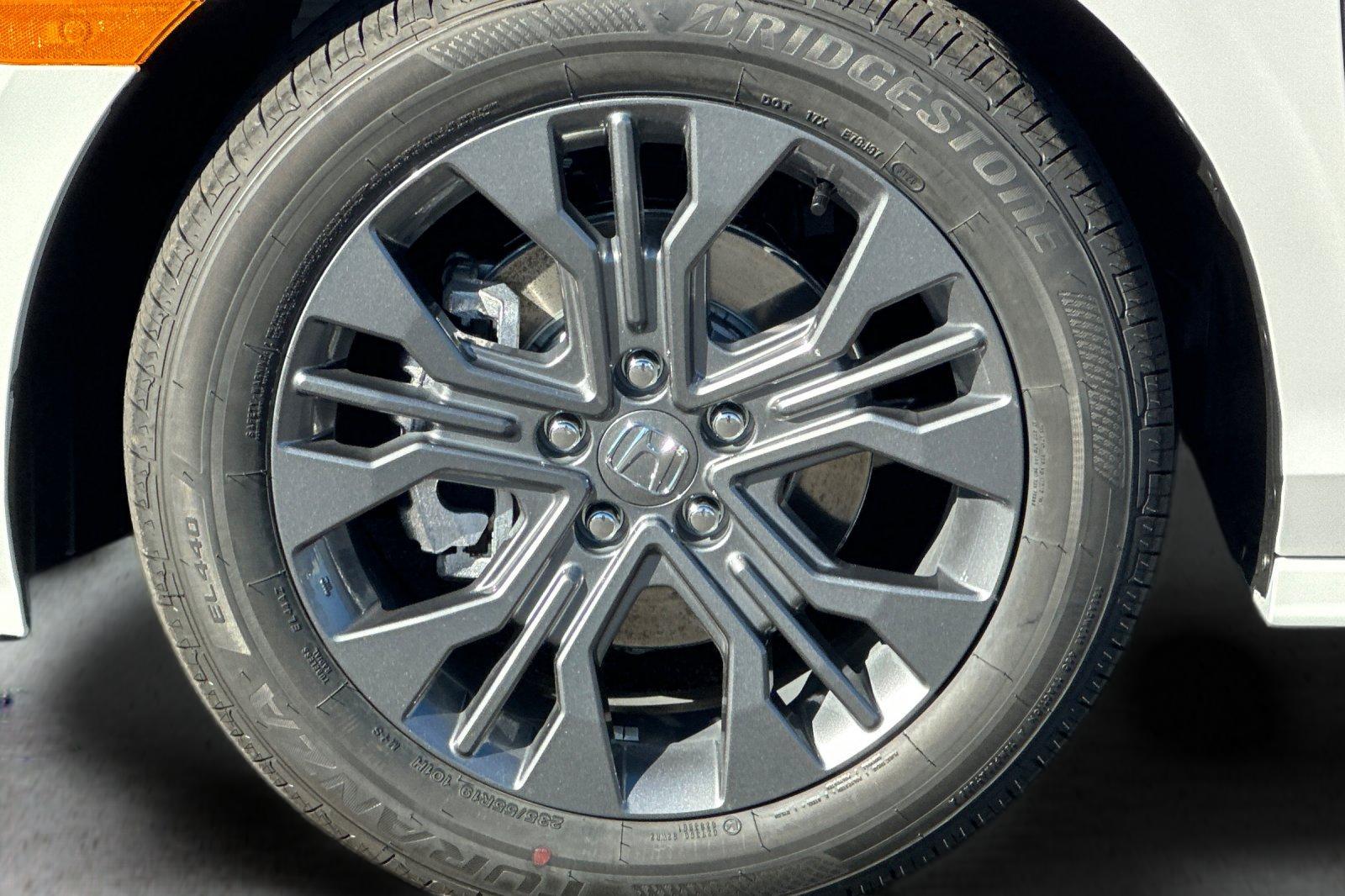 New 2027 Platinum White Pearl Honda Touring image 12