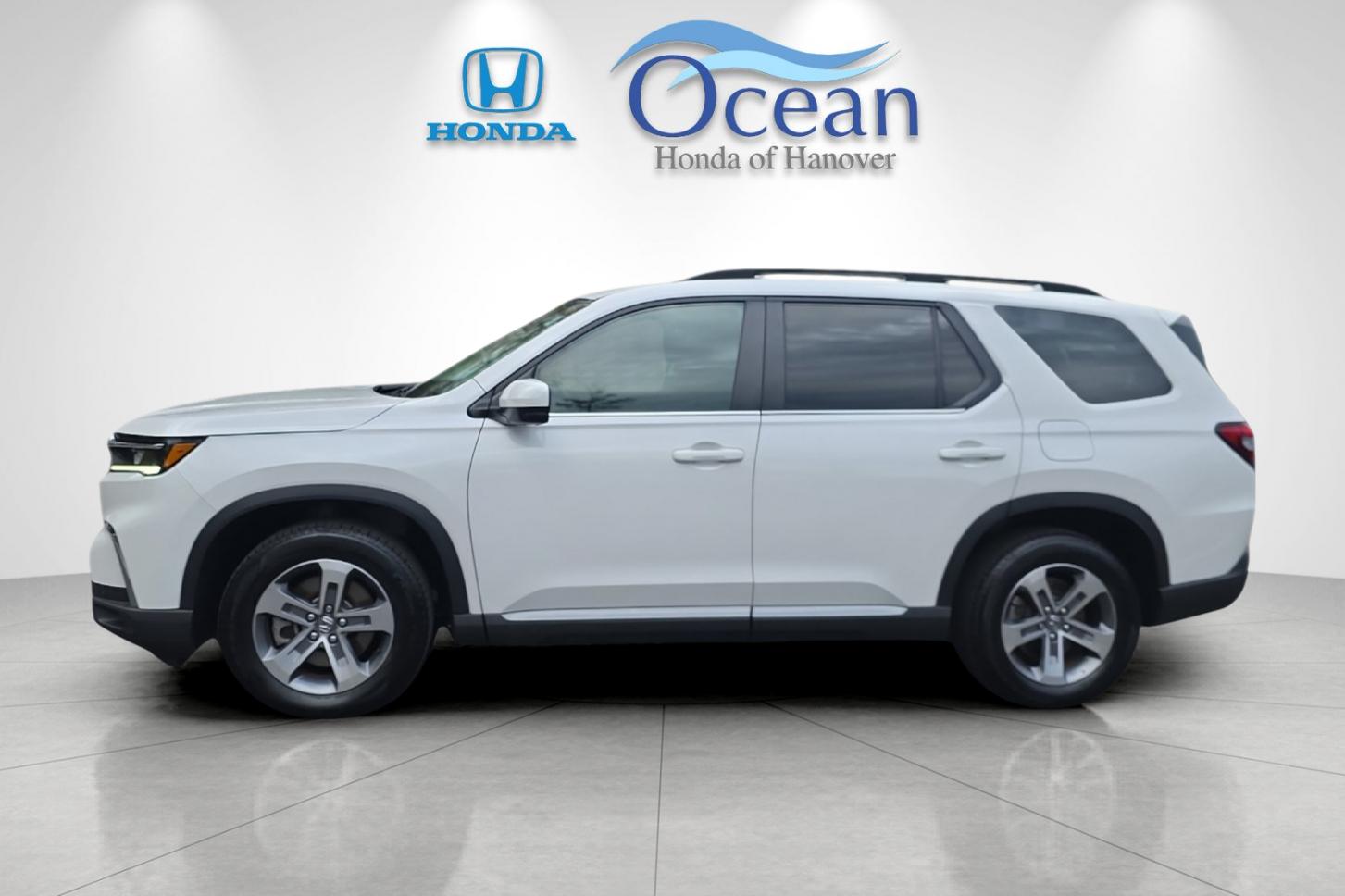 Used 2025 Platinum White Pearl Honda EX-L image 6