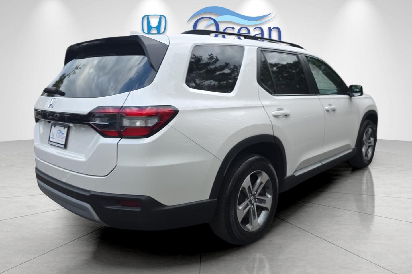 Used 2025 Platinum White Pearl Honda EX-L image 3
