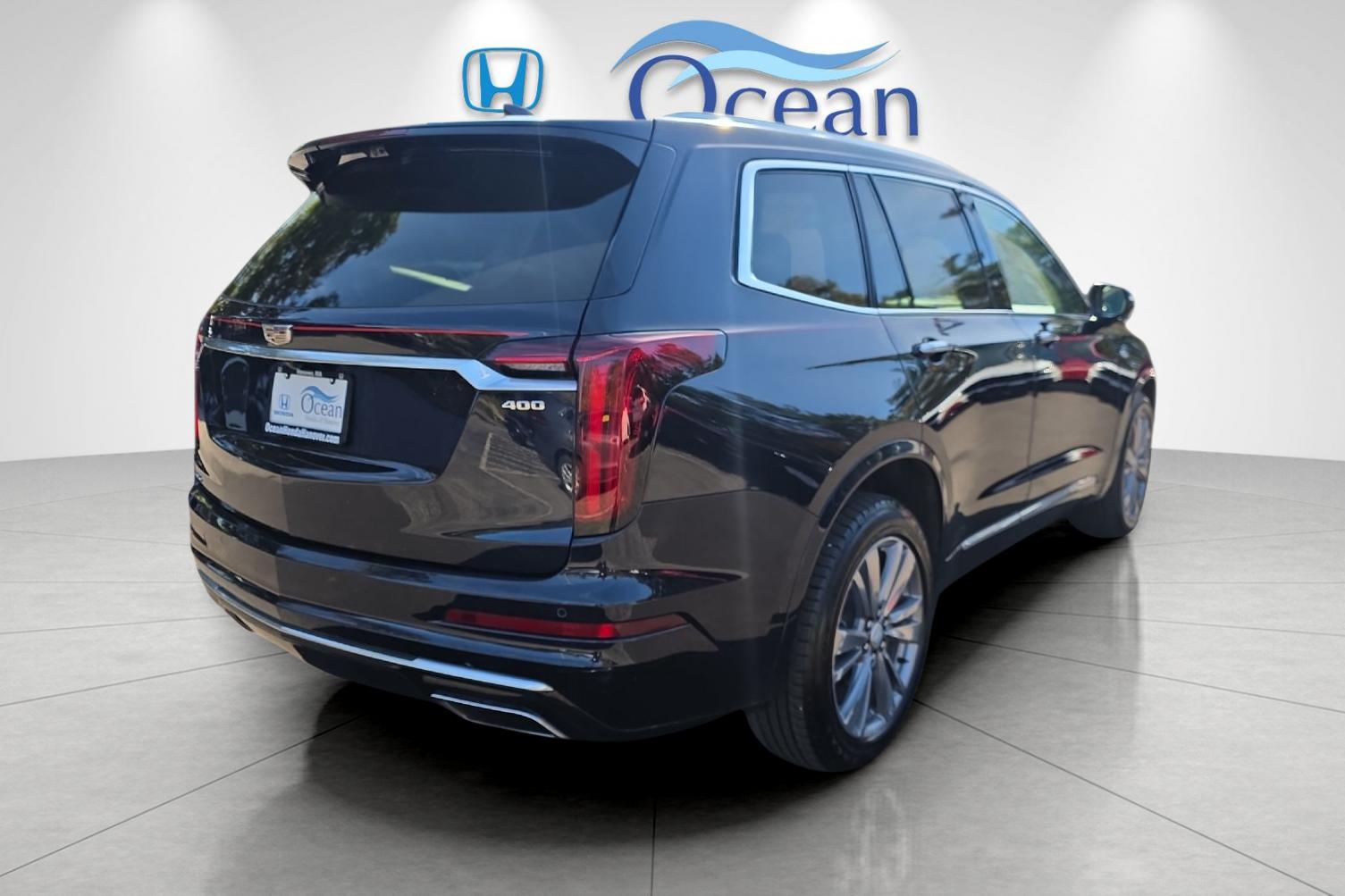 Used 2022 Stellar Black Metallic Cadillac Premium Luxury image 3