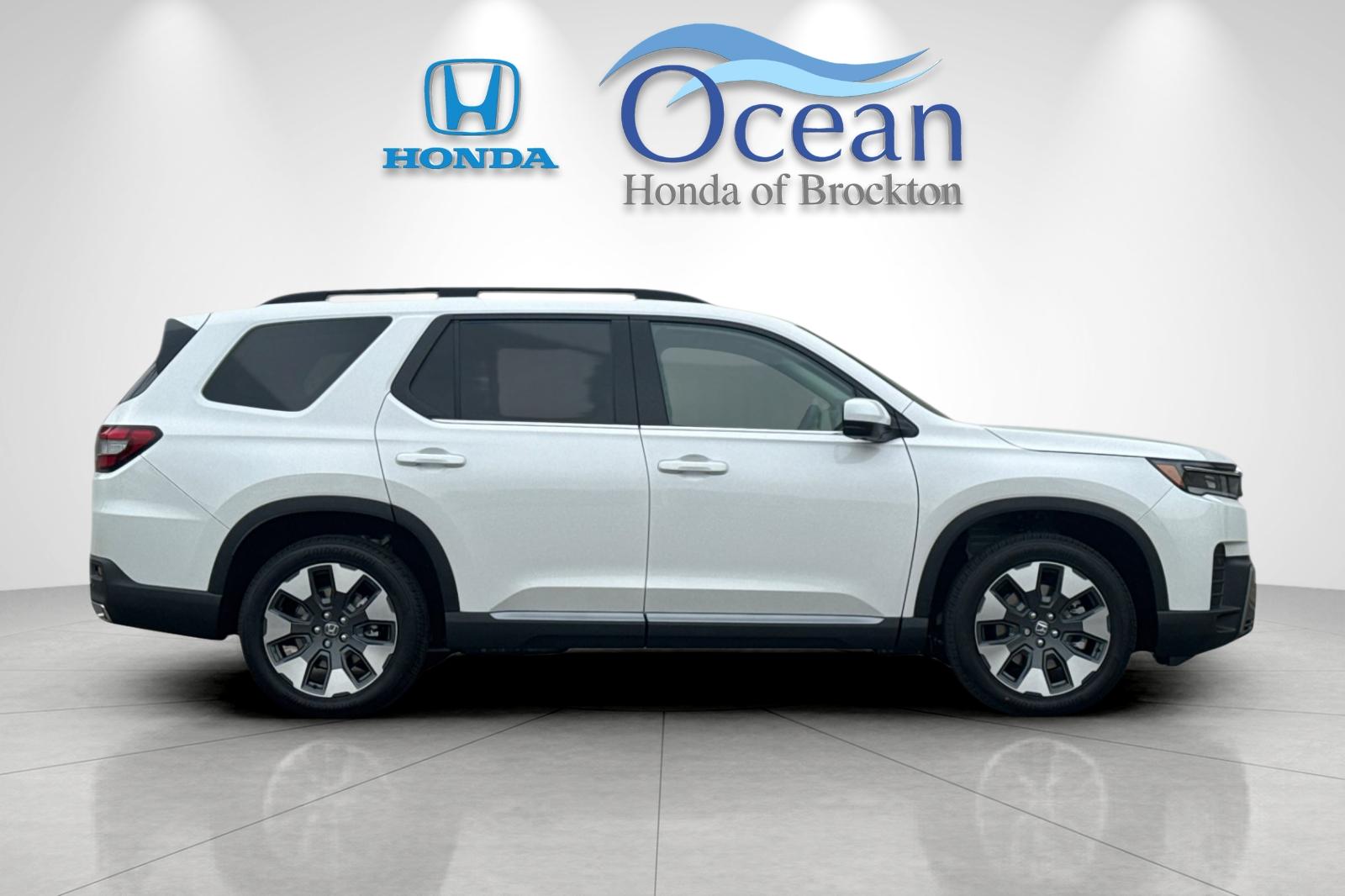 New 2026 Platinum White Pearl Honda Touring image 6