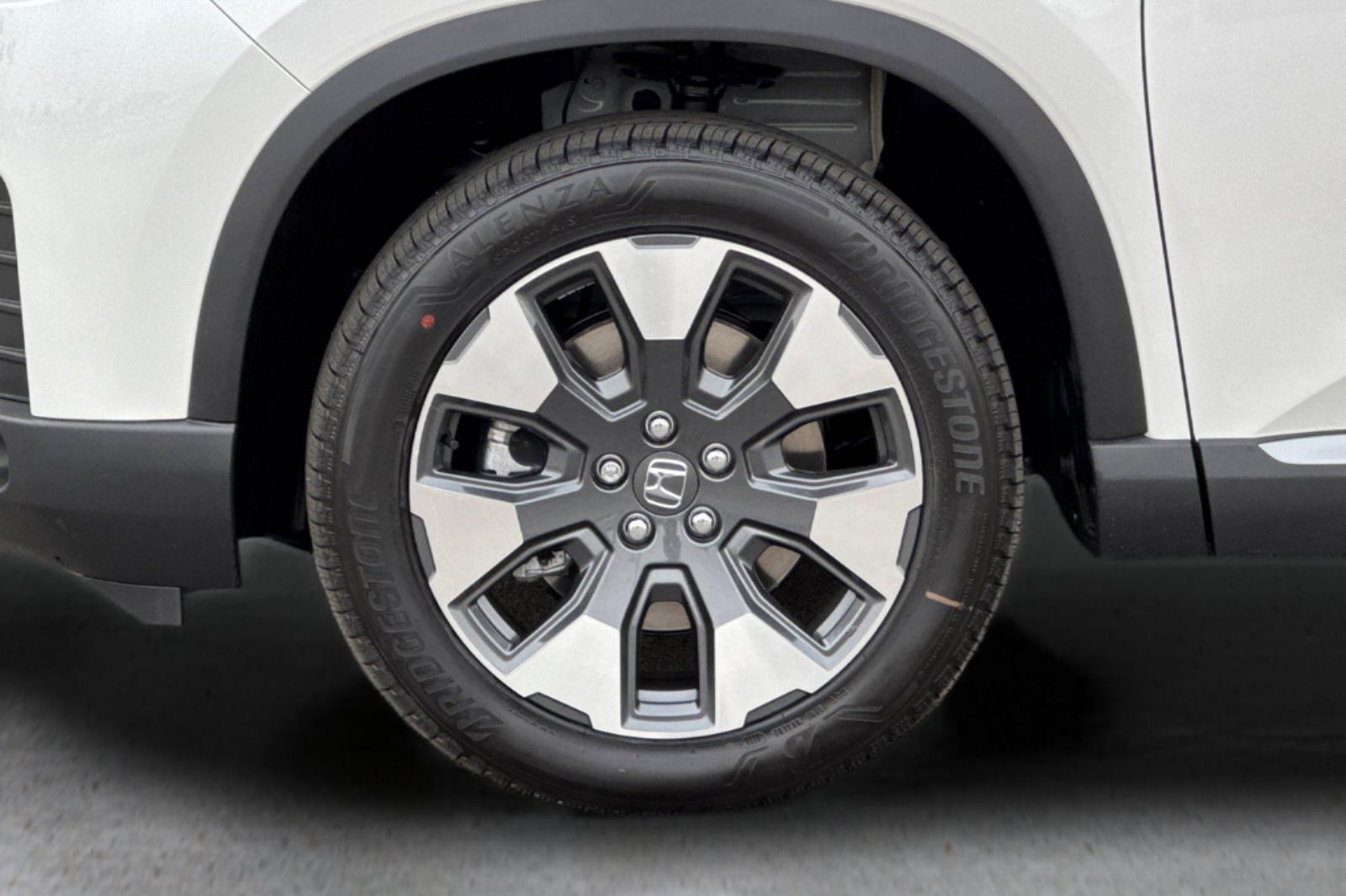 New 2026 Platinum White Pearl Honda Touring image 12