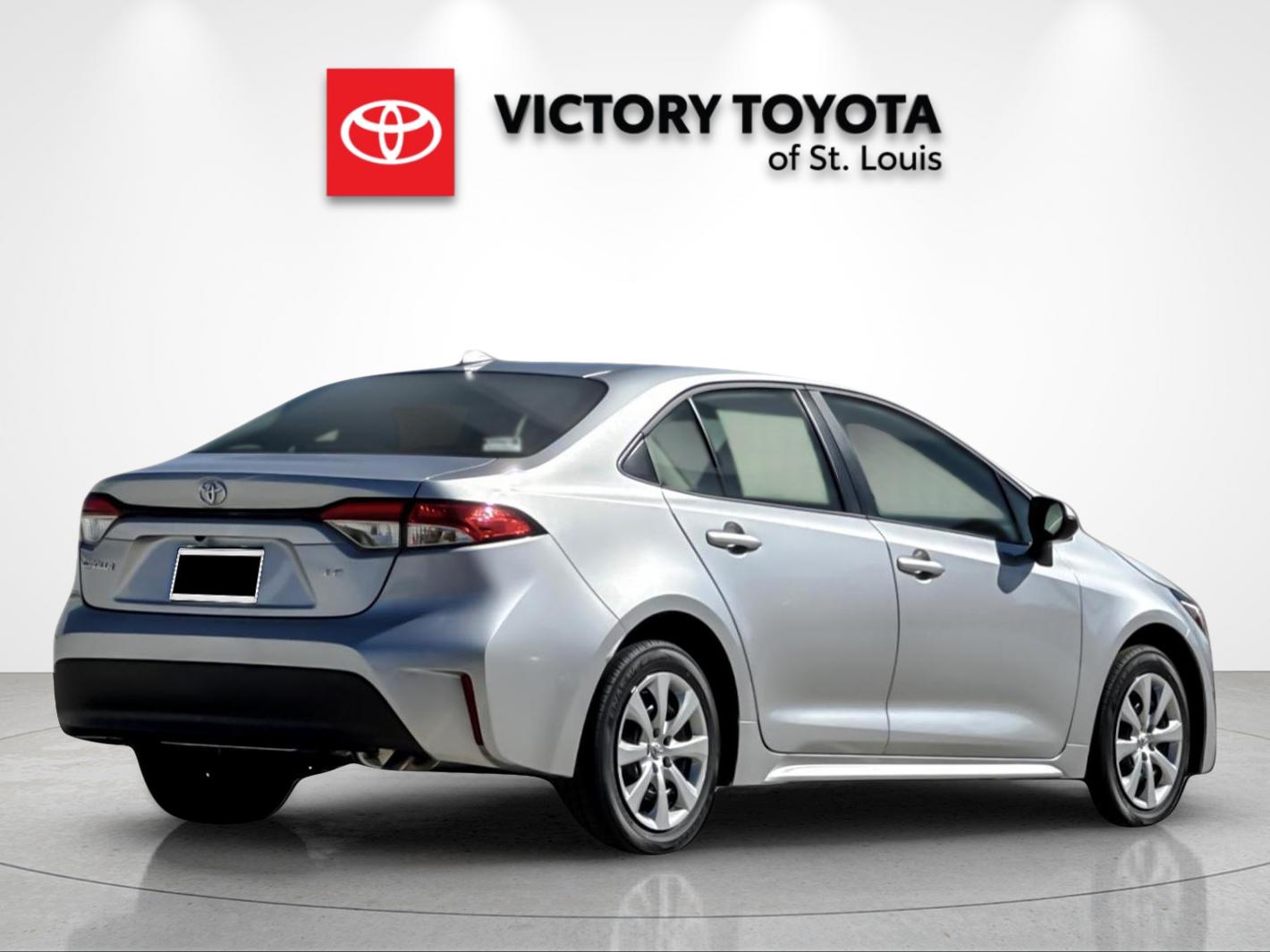 New 2027 Classic Silver Metallic Toyota LE image 3