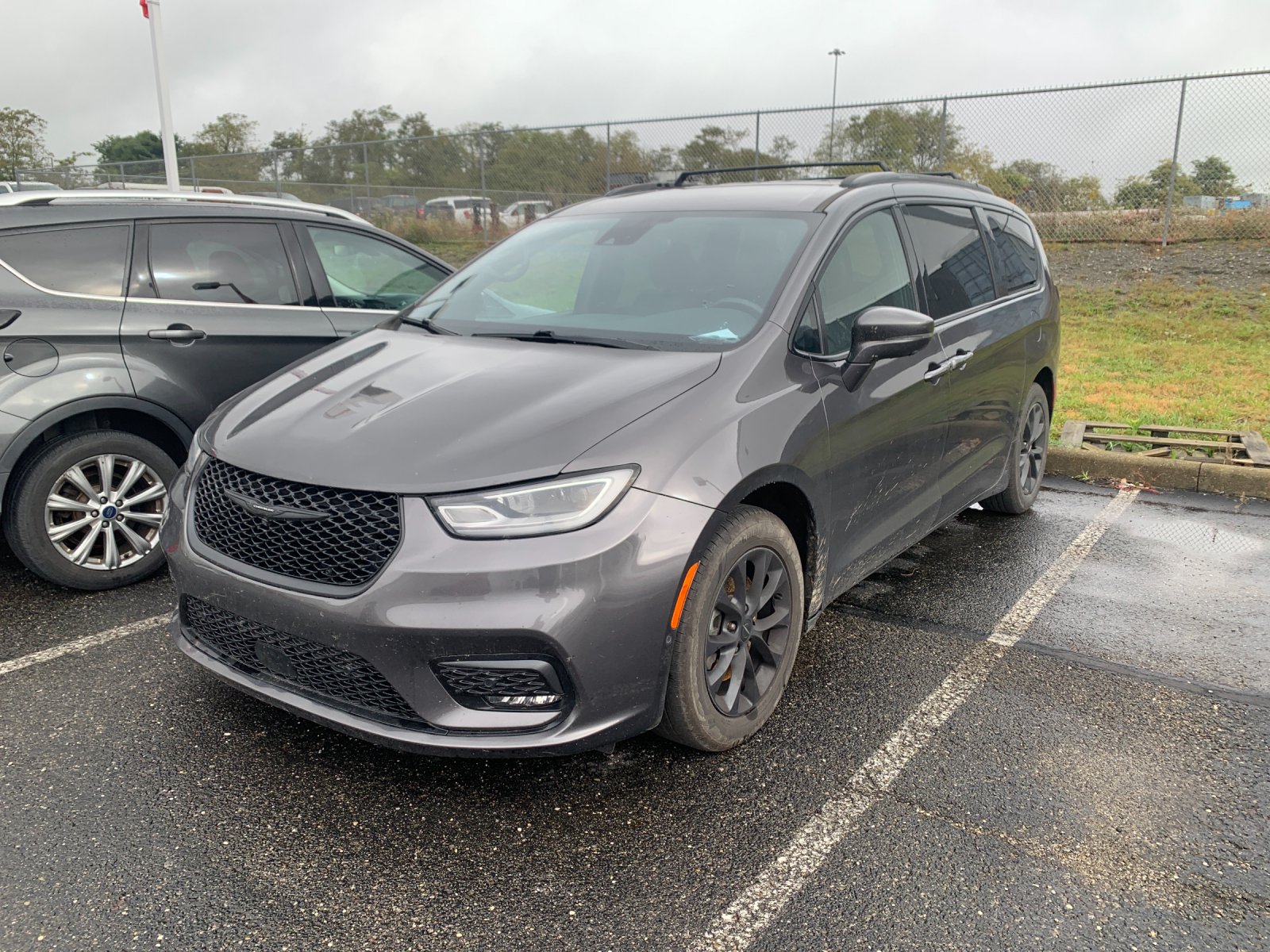 Used 2021 Gray Chrysler Touring L image 5