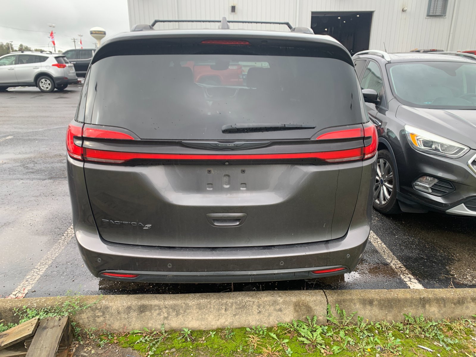 Used 2021 Gray Chrysler Touring L image 3