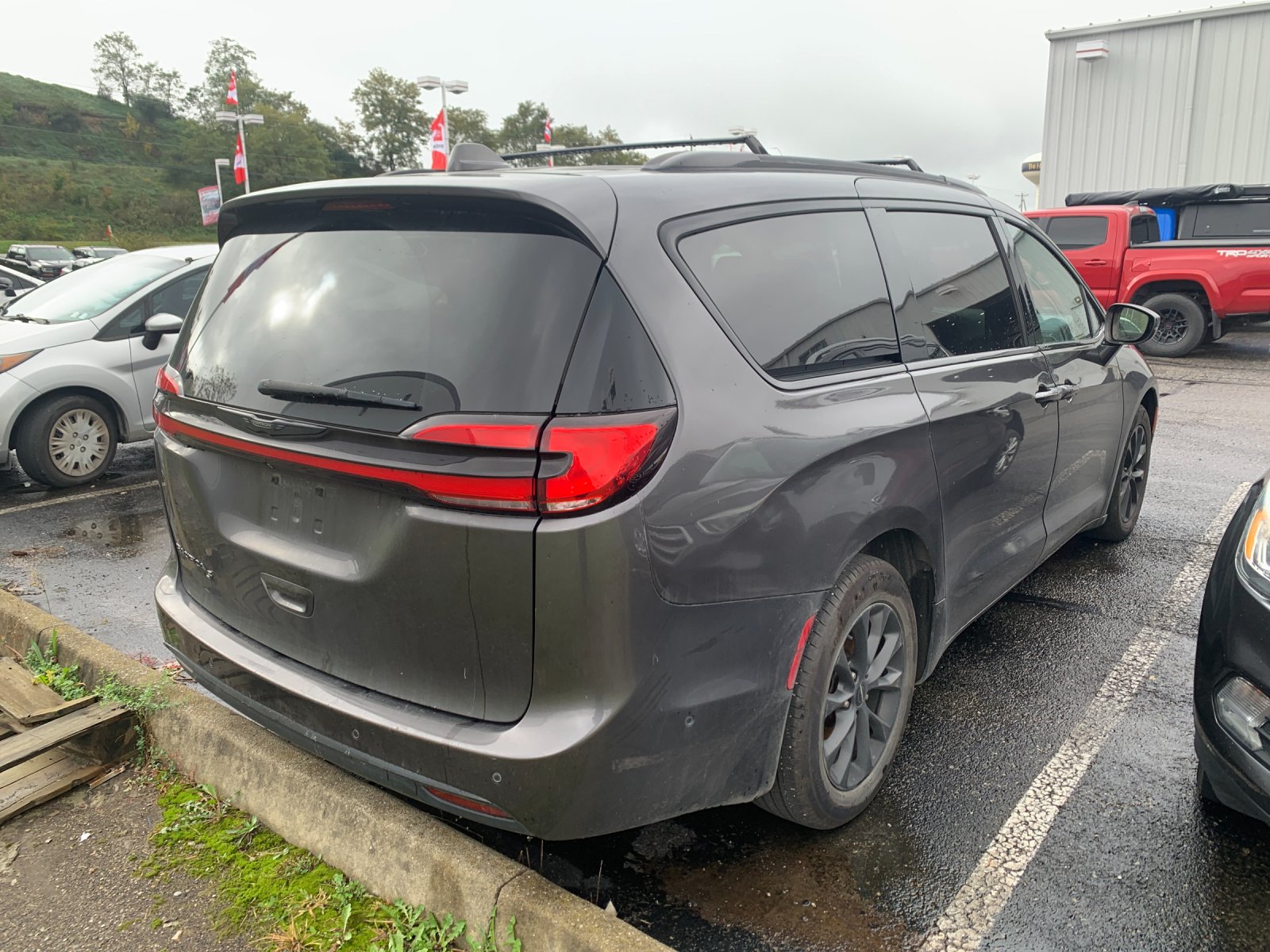Used 2021 Gray Chrysler Touring L image 2