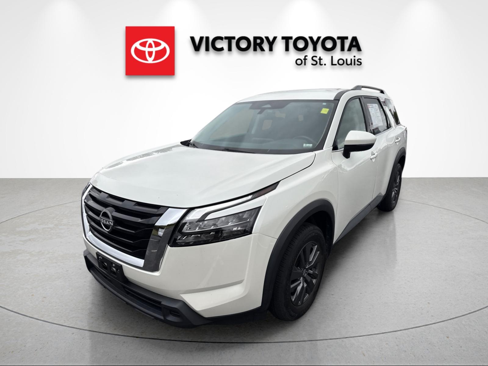 Used 2024 White Nissan SV image 7