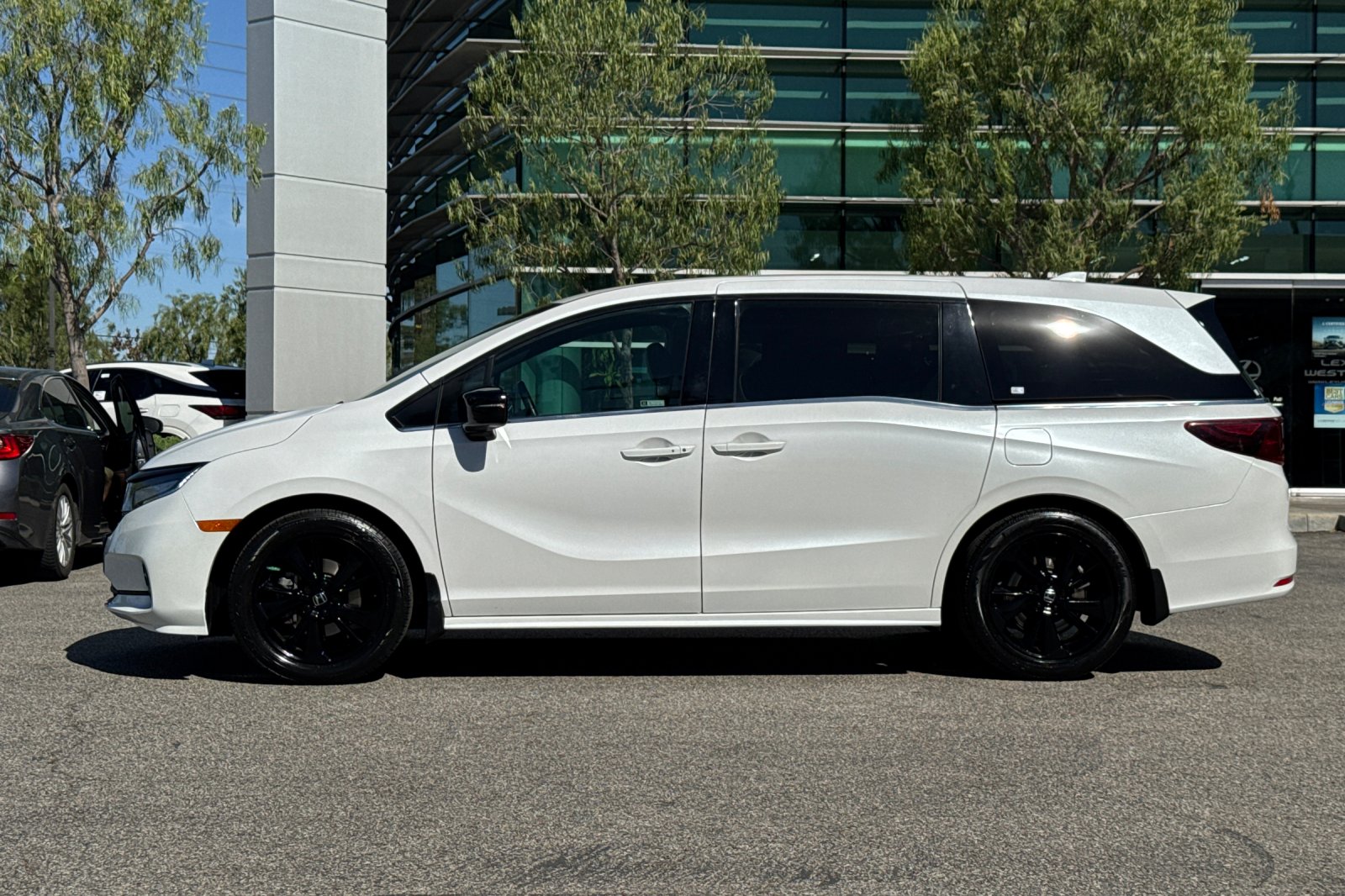 Certified Used 2024 Platinum White Pearl Honda SPORT image 7