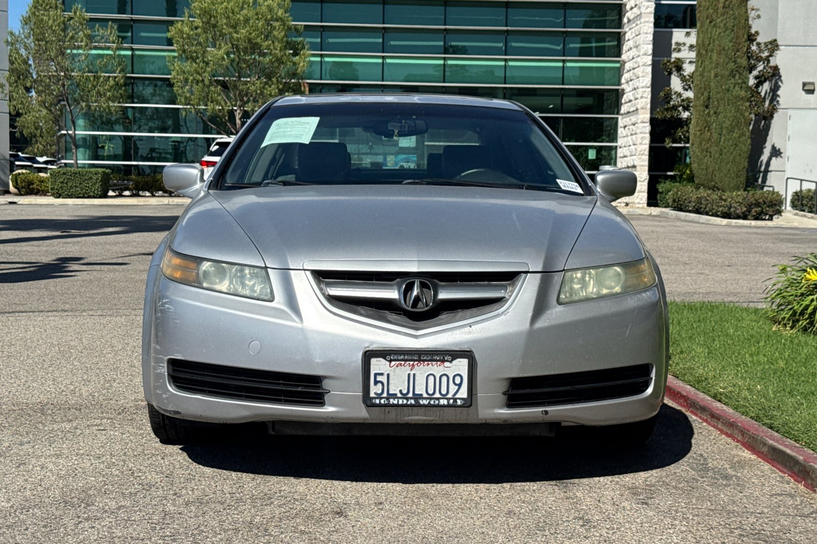 Used 2005 Satin Silver Metallic Acura Base image 3