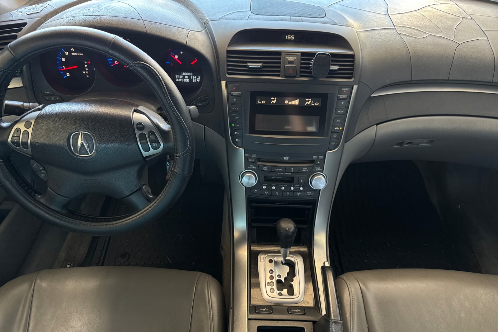 Used 2005 Satin Silver Metallic Acura Base image 9