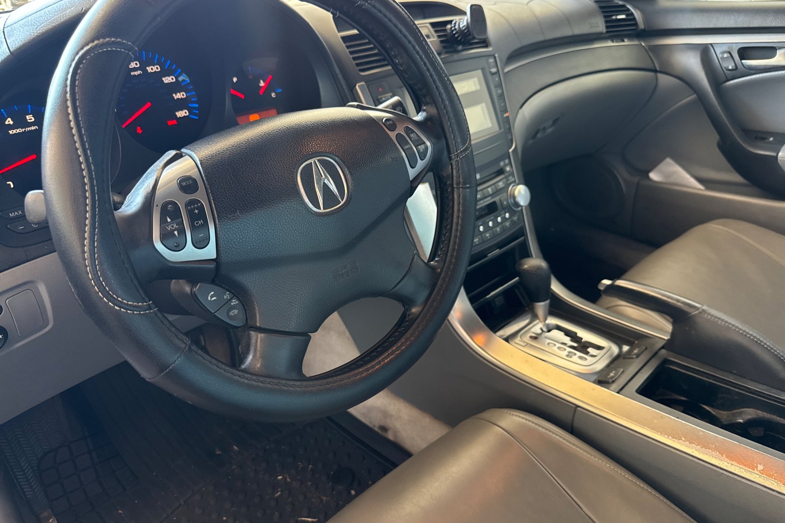 Used 2005 Satin Silver Metallic Acura Base image 7