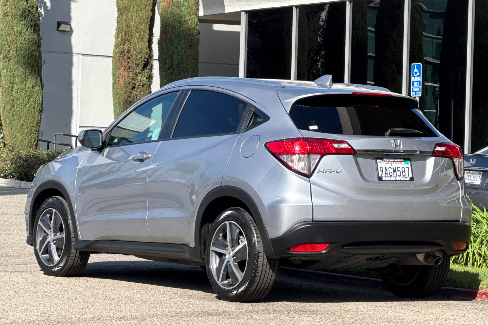 Certified Used 2022 Lunar Silver Metallic Honda 2WD EX image 6