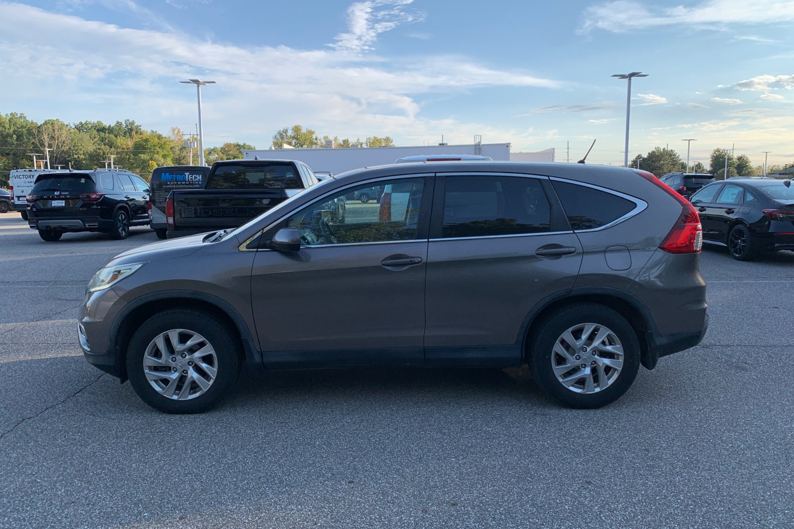Used 2015  Honda EX image 2