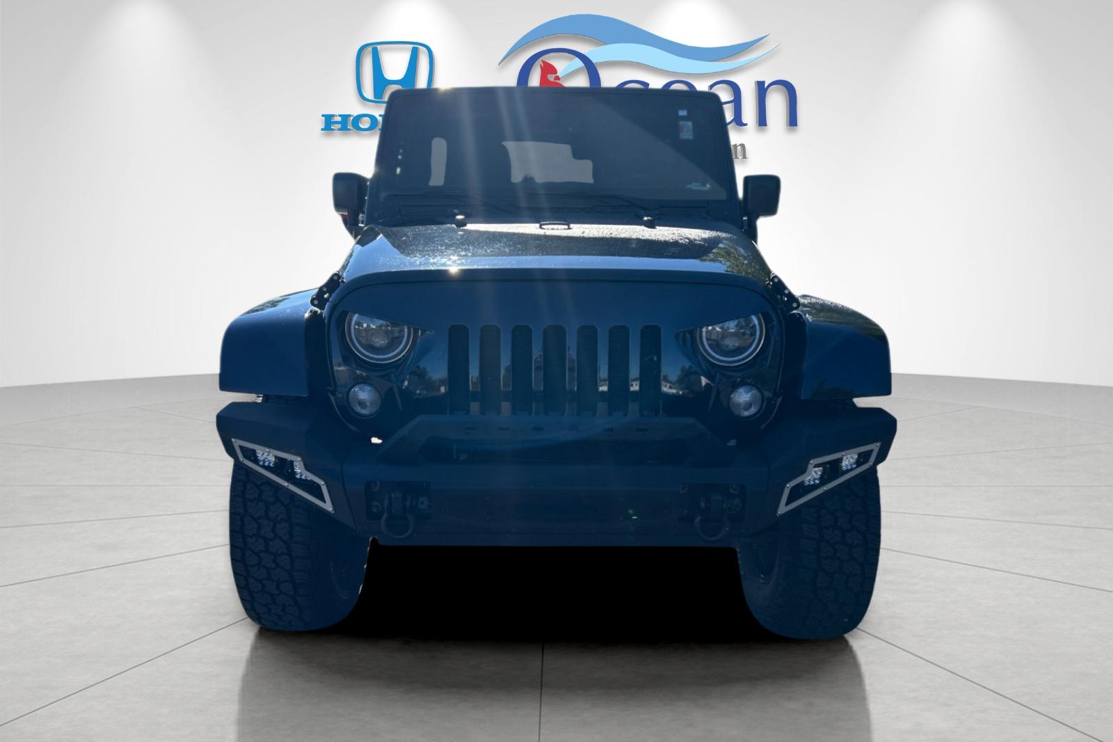 Used 2016 Black Clearcoat Jeep Unlimited Sahara image 8
