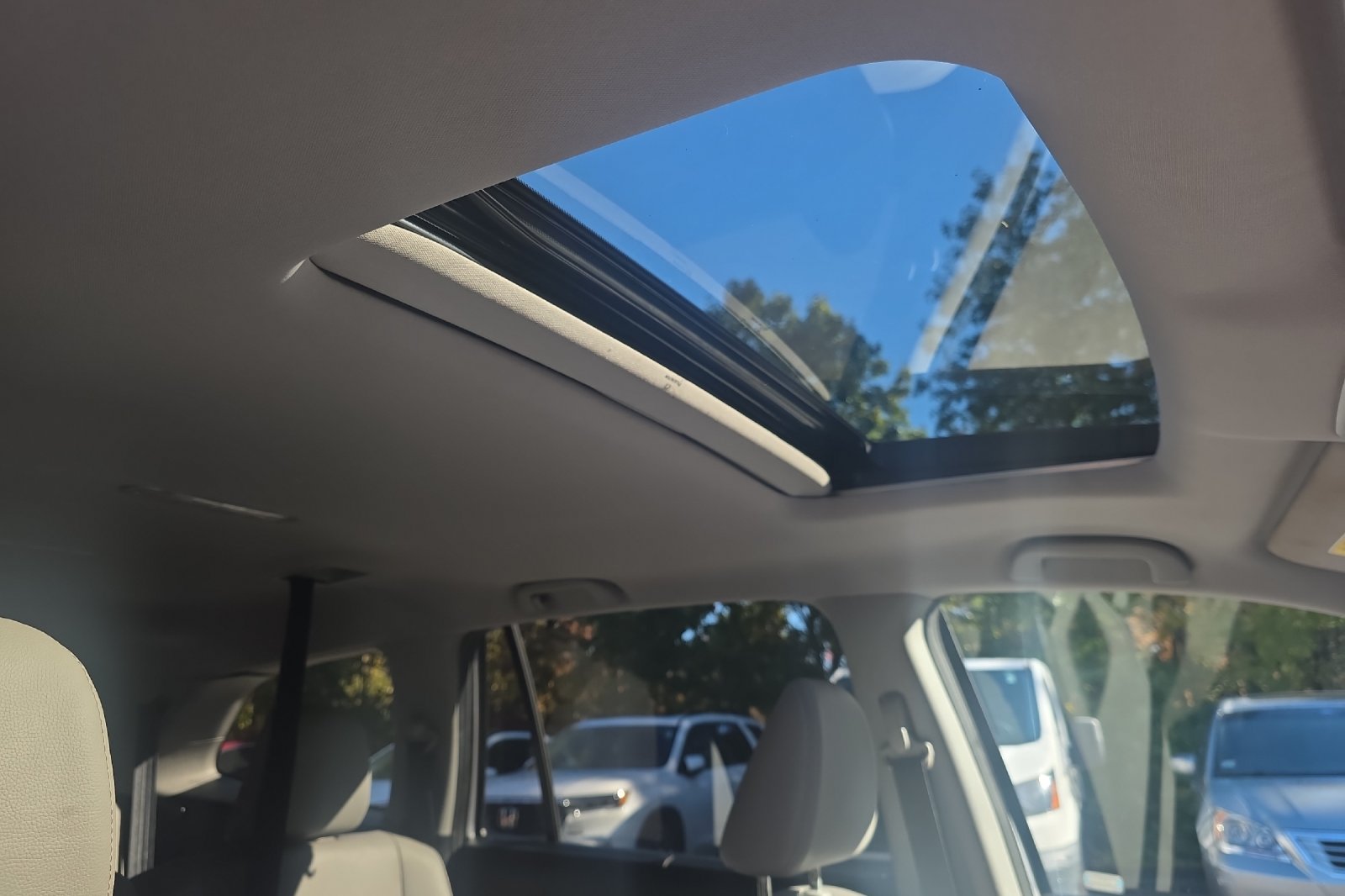 Used 2020 Lunar Silver Metallic Honda EX-L image 19