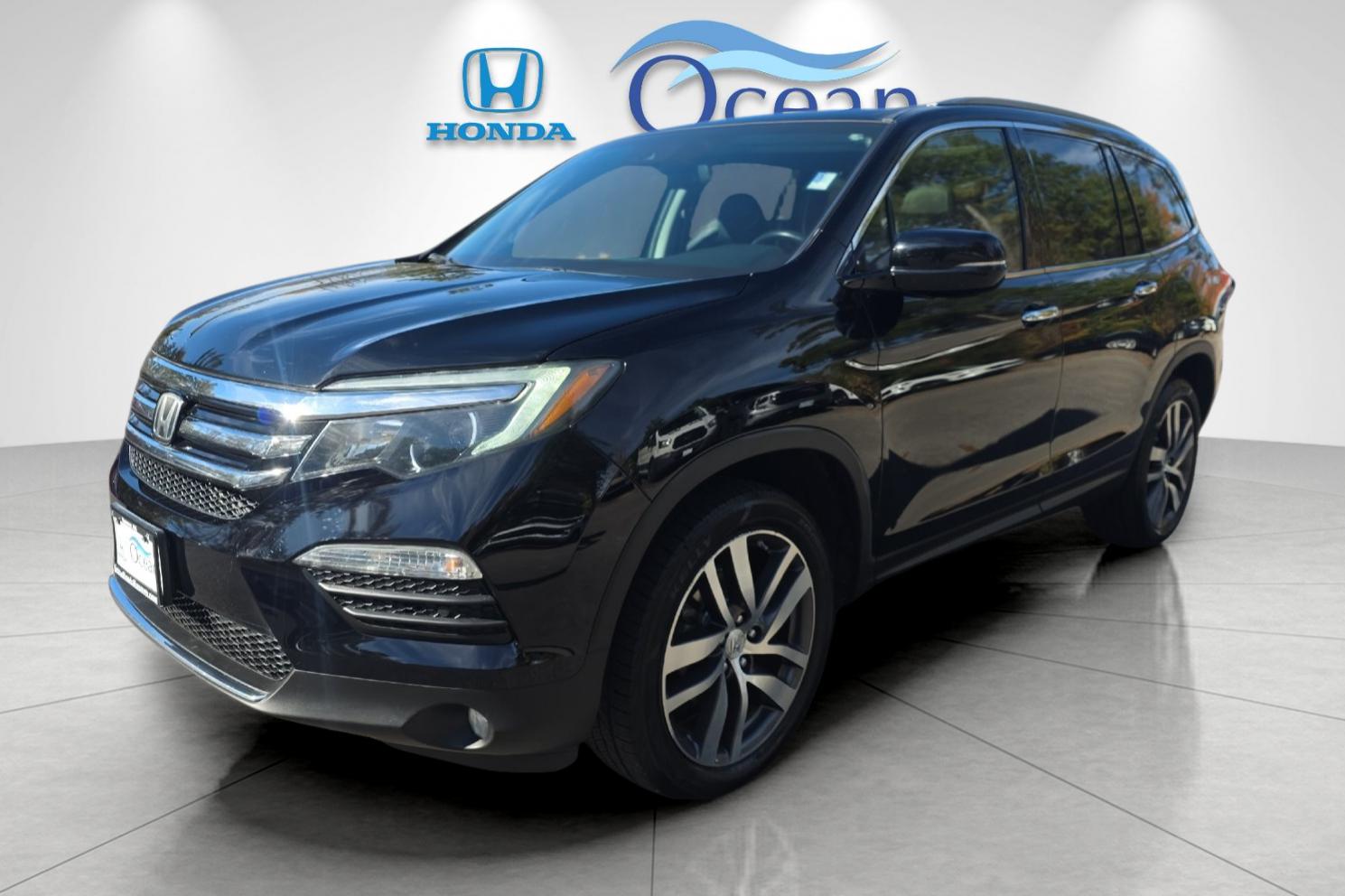 Used 2017 Crystal Black Pearl Honda Elite image 7