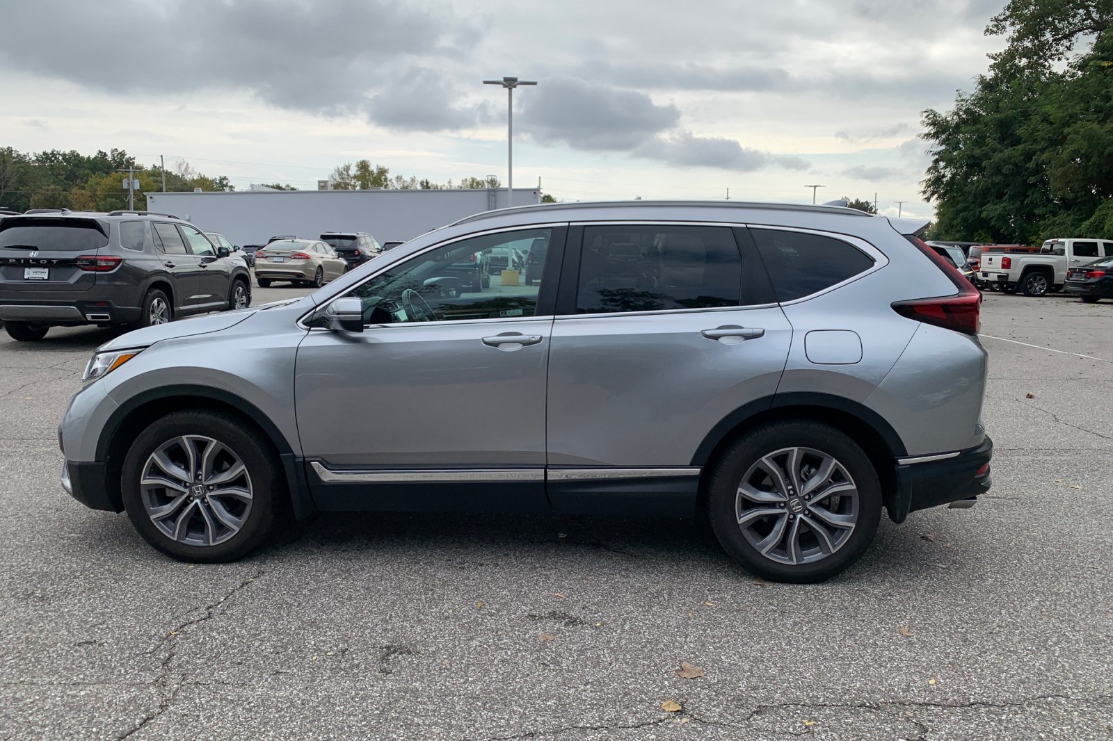Certified Used 2020 Silver Honda Touring image 2