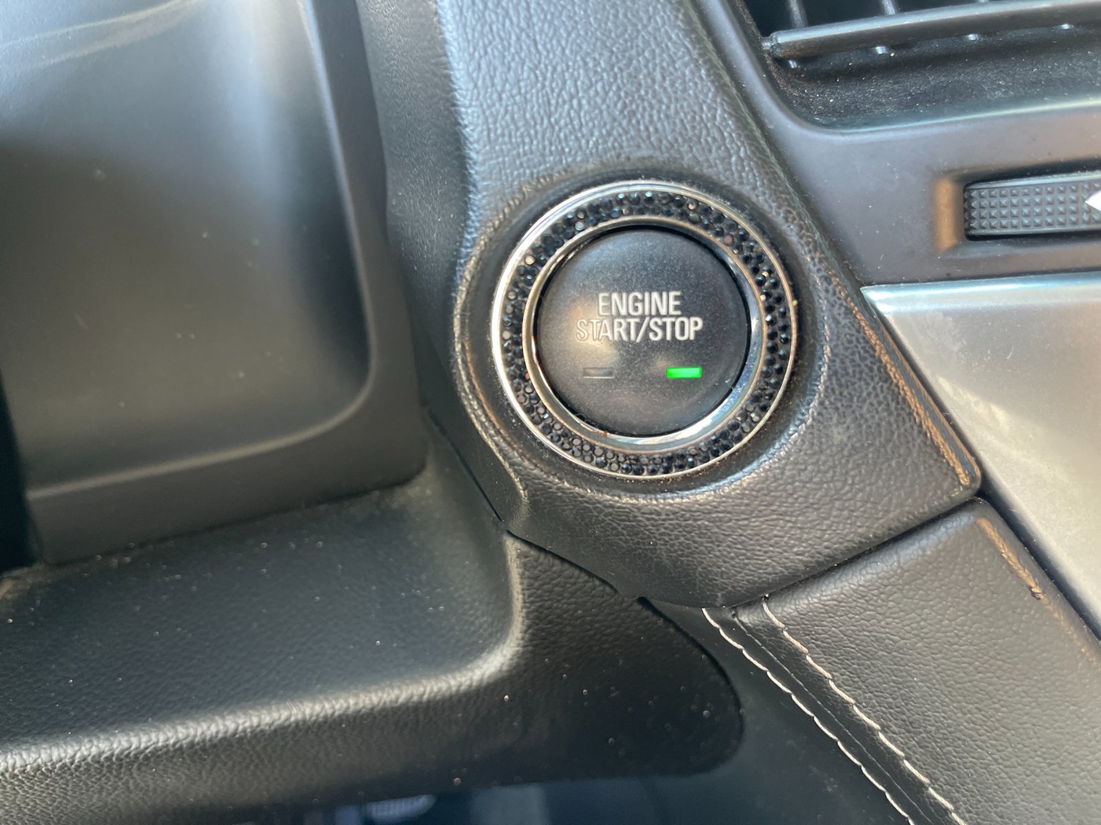 Used 2018 Gray Chevrolet Premier image 30
