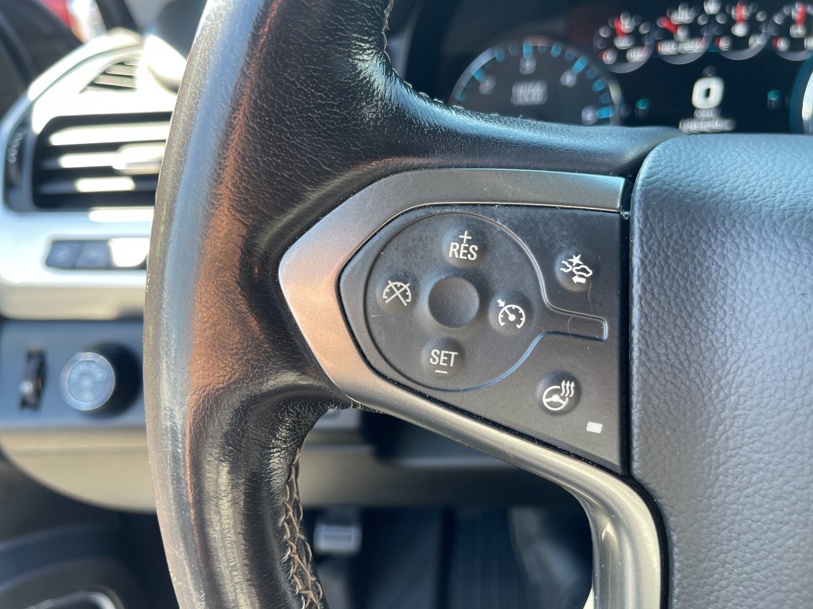 Used 2018 Gray Chevrolet Premier image 32