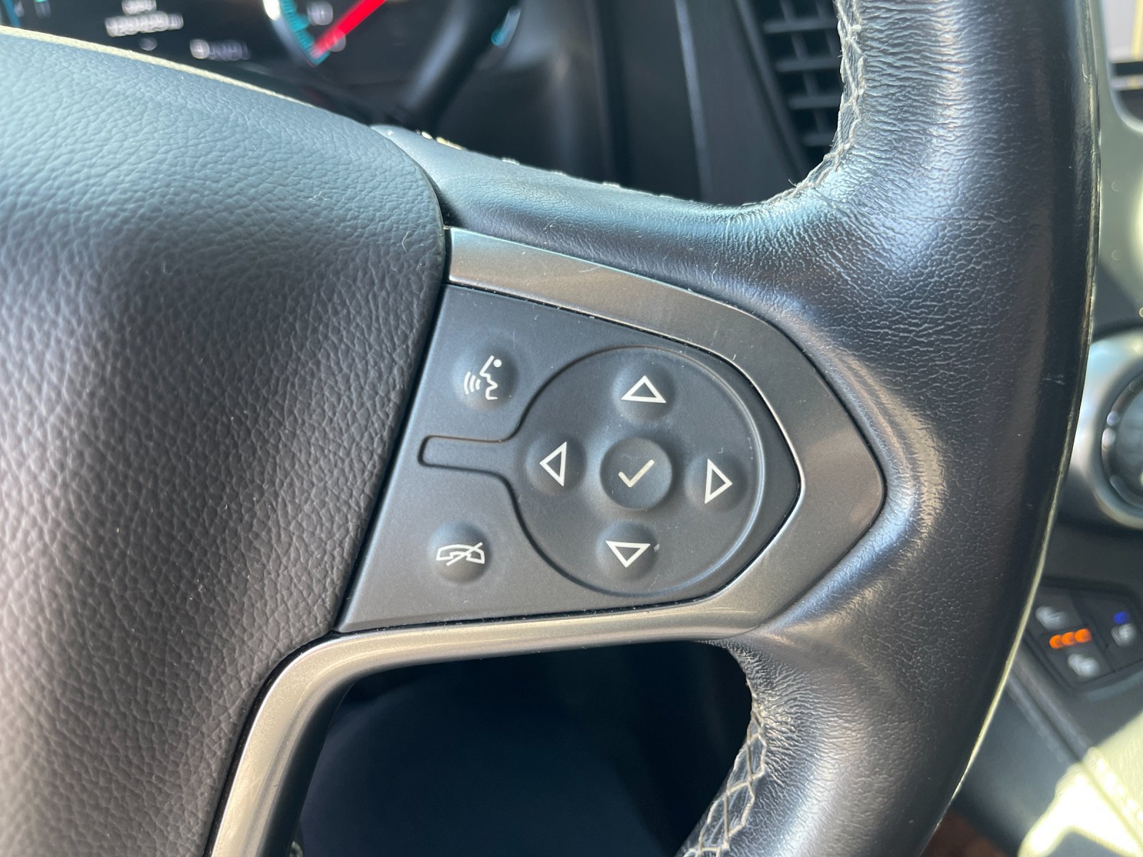 Used 2018 Gray Chevrolet Premier image 33