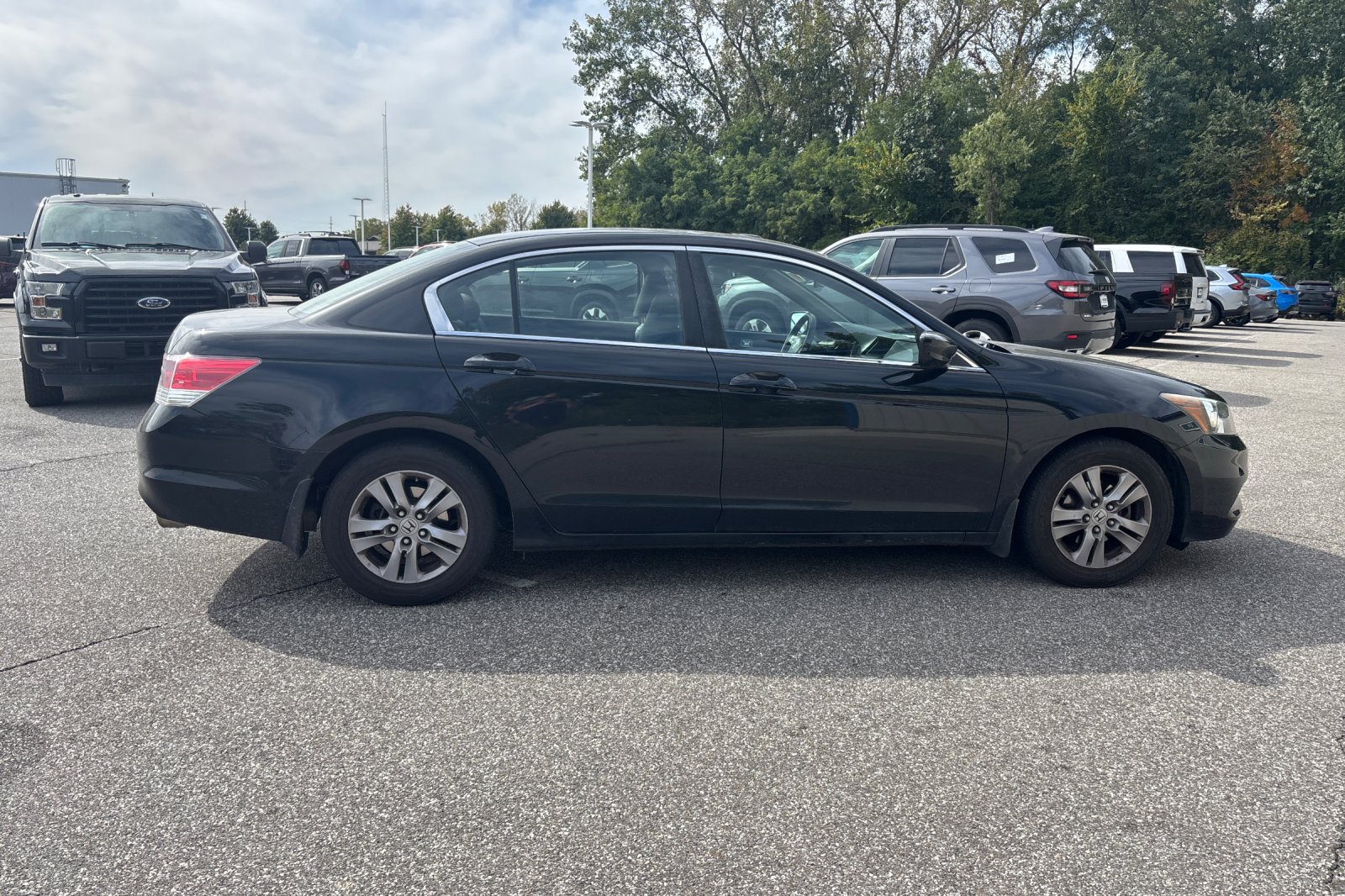 Used 2012 Crystal Black Pearl Honda SE image 6