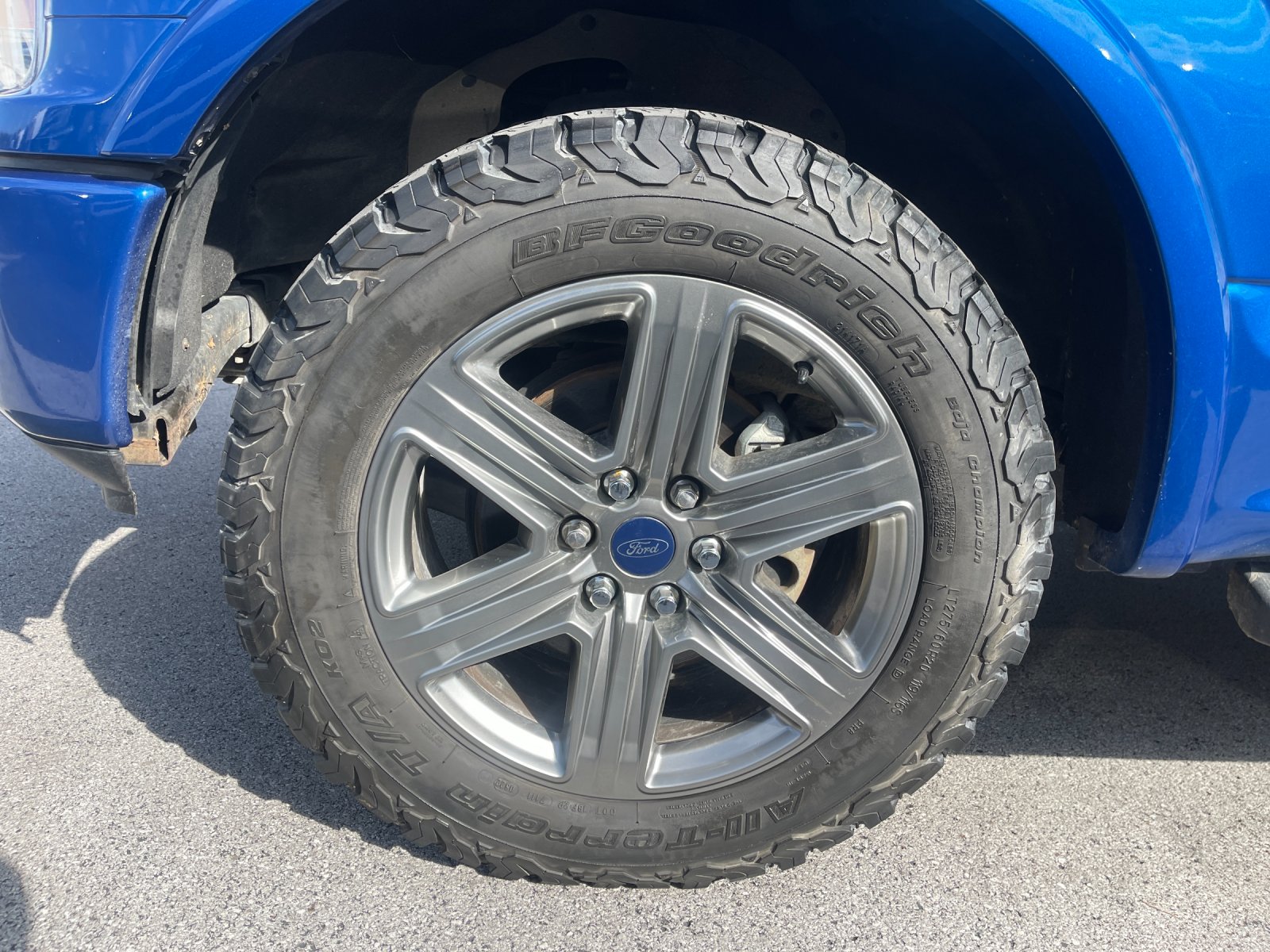 Used 2018 Lightning Blue Ford Lariat image 33