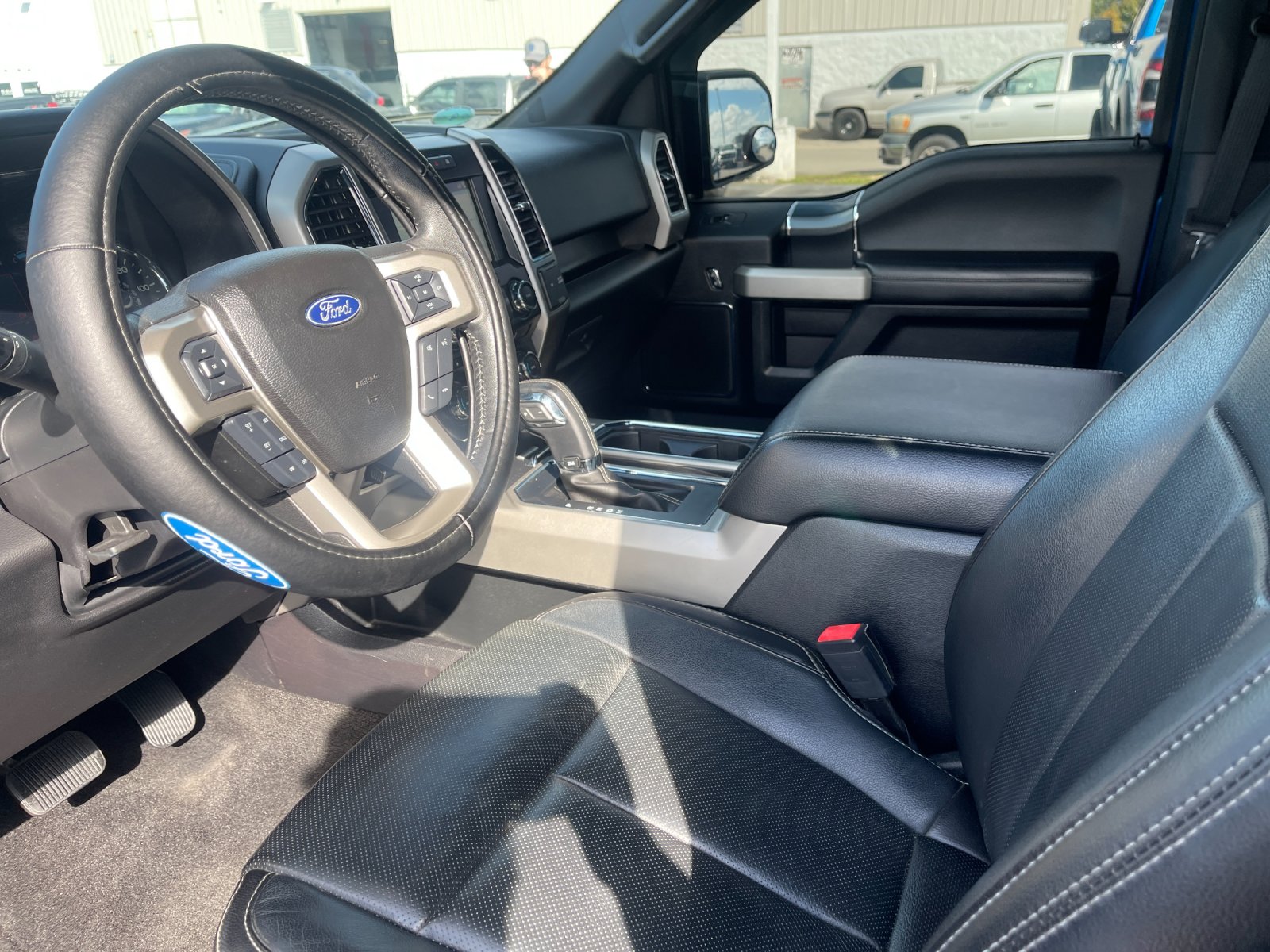 Used 2018 Lightning Blue Ford Lariat image 11