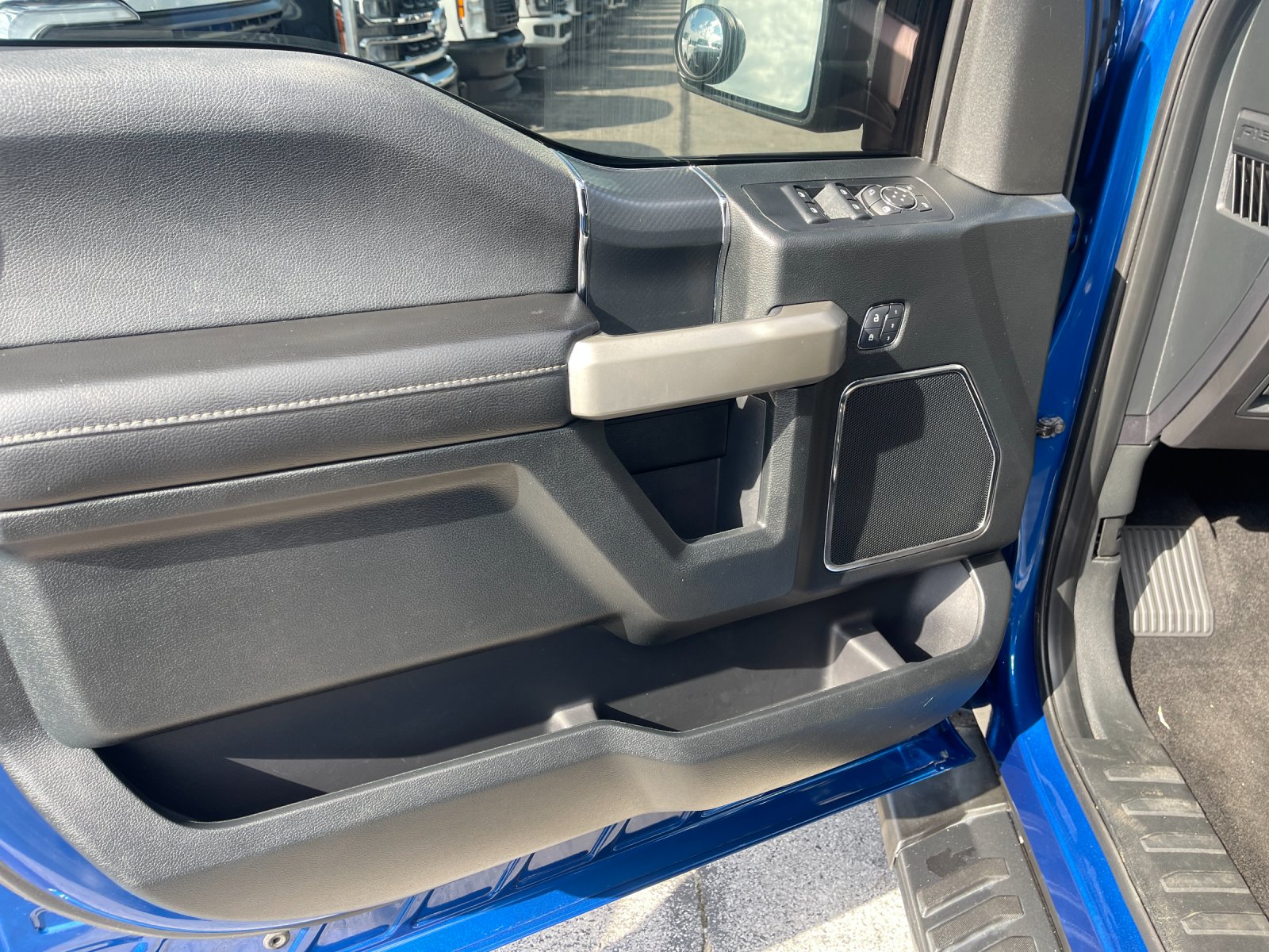 Used 2018 Lightning Blue Ford Lariat image 12