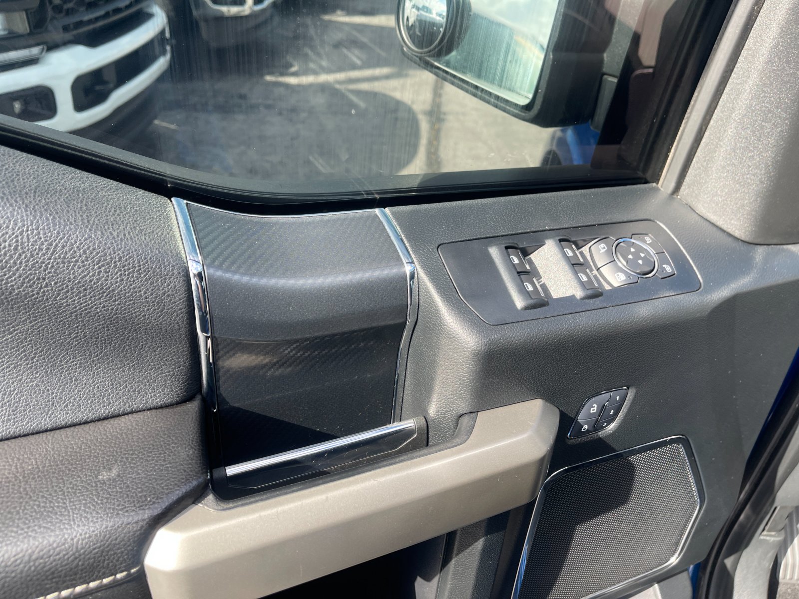 Used 2018 Lightning Blue Ford Lariat image 13