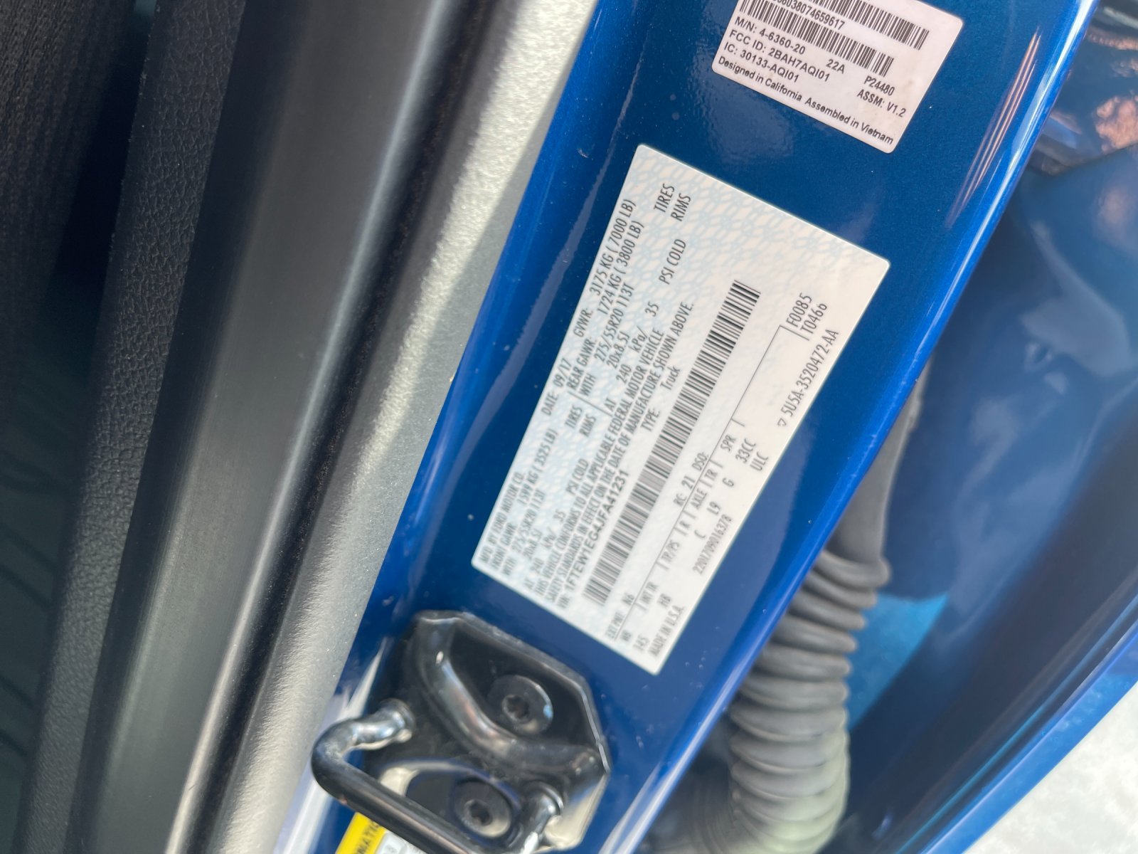Used 2018 Lightning Blue Ford Lariat image 34