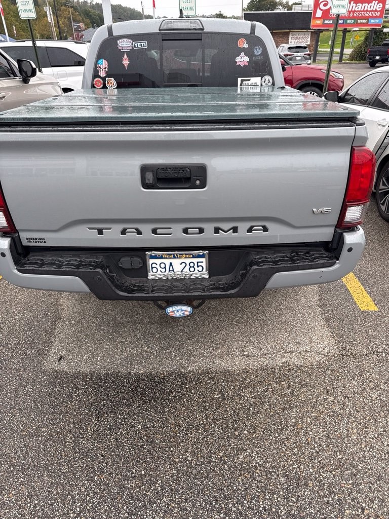 Used 2018  Toyota TRD Off-Road image 12