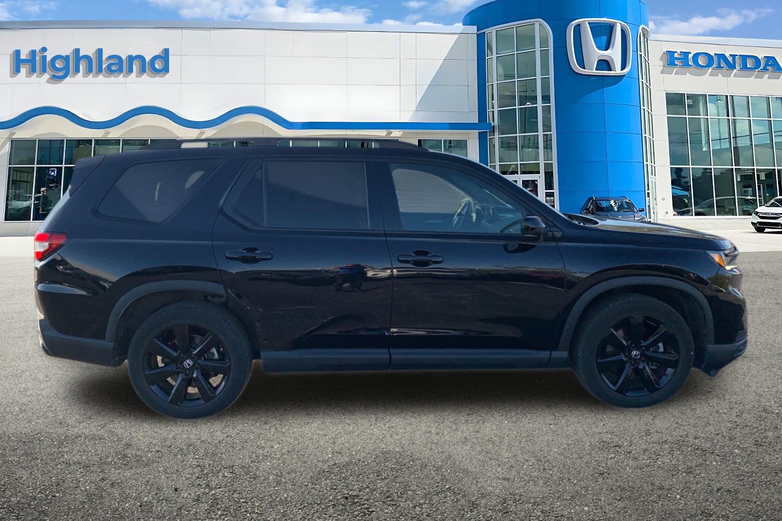 Certified Used 2025 Crystal Black Pearl Honda Black Edition image 6