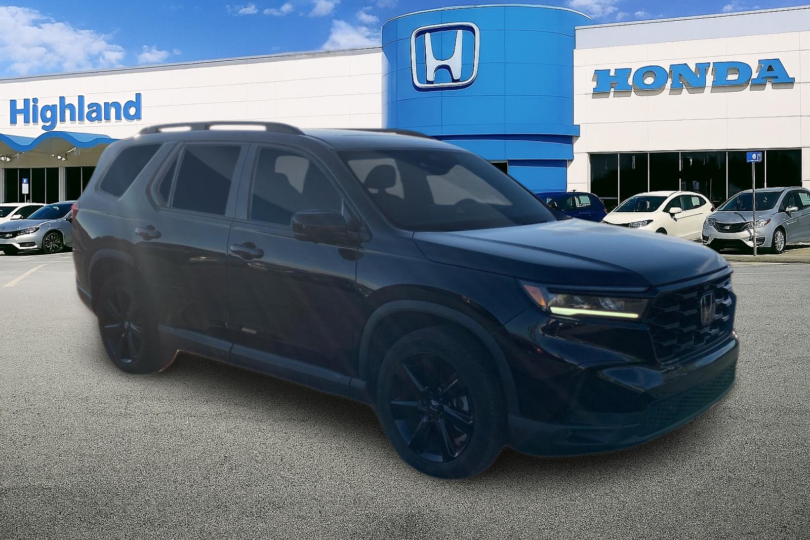 Certified Used 2025 Crystal Black Pearl Honda Black Edition image 7